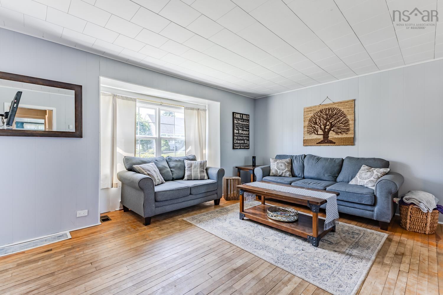 $244,900.00: 12 Cambey Avenue, Stellarton