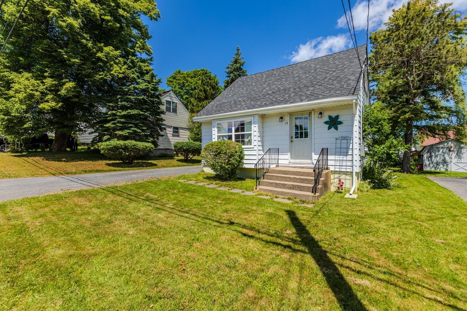 $244,900.00: 12 Cambey Avenue, Stellarton
