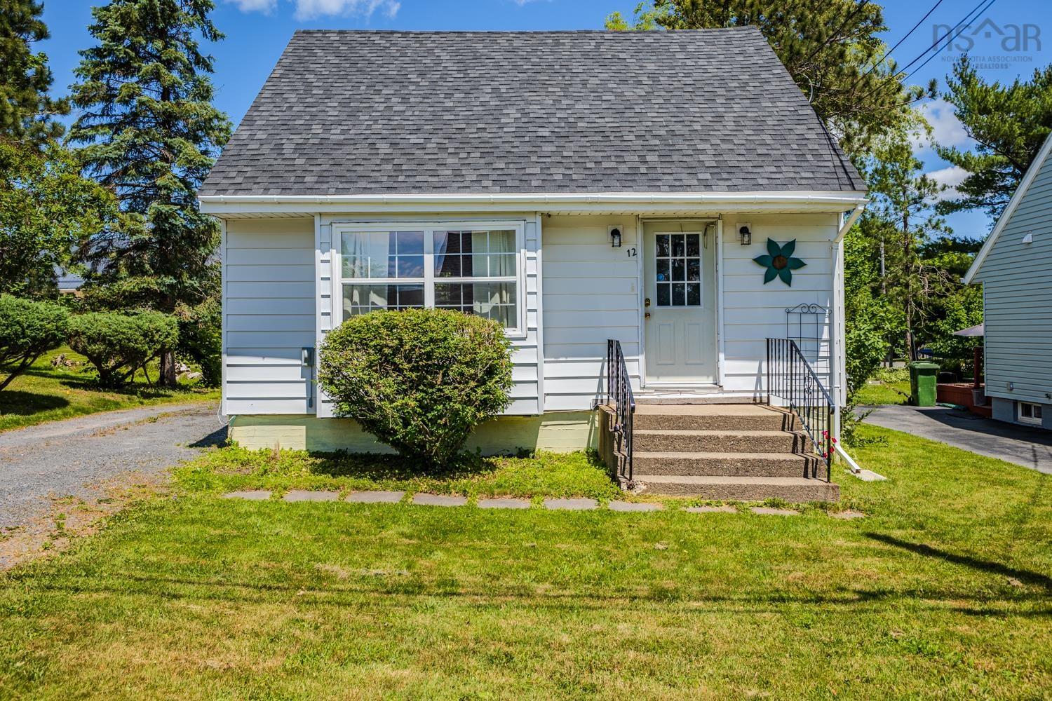 $244,900.00: 12 Cambey Avenue, Stellarton