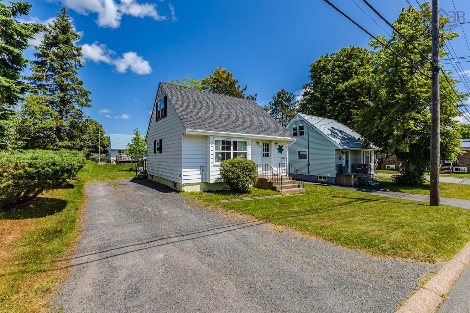 $244,900.00: 12 Cambey Avenue, Stellarton