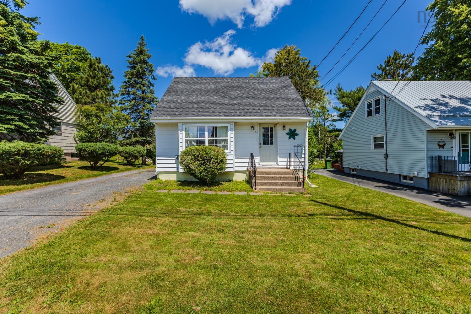 $244,900.00: 12 Cambey Avenue, Stellarton