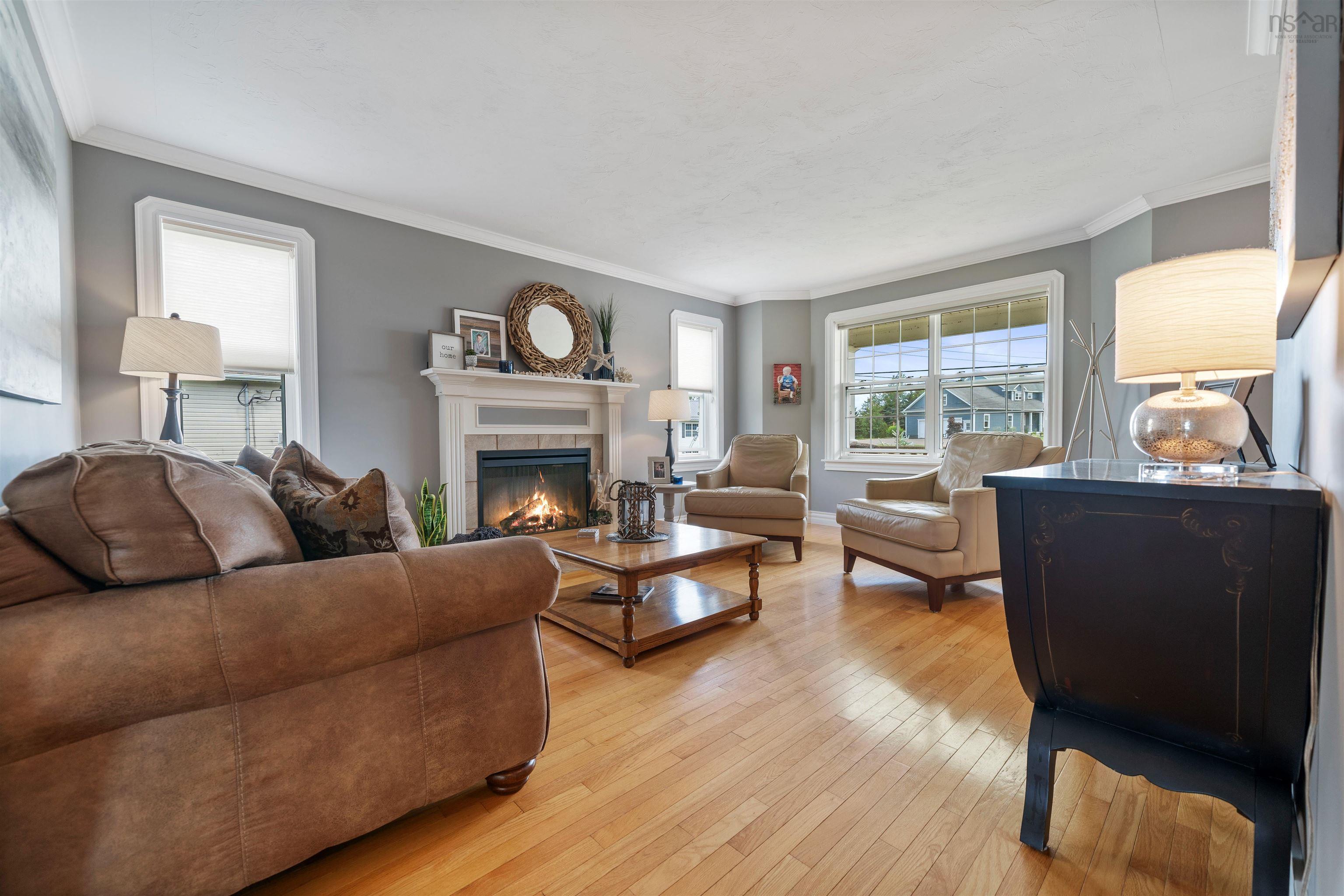 $539,900.00: 33 Abbey Road, Amherst