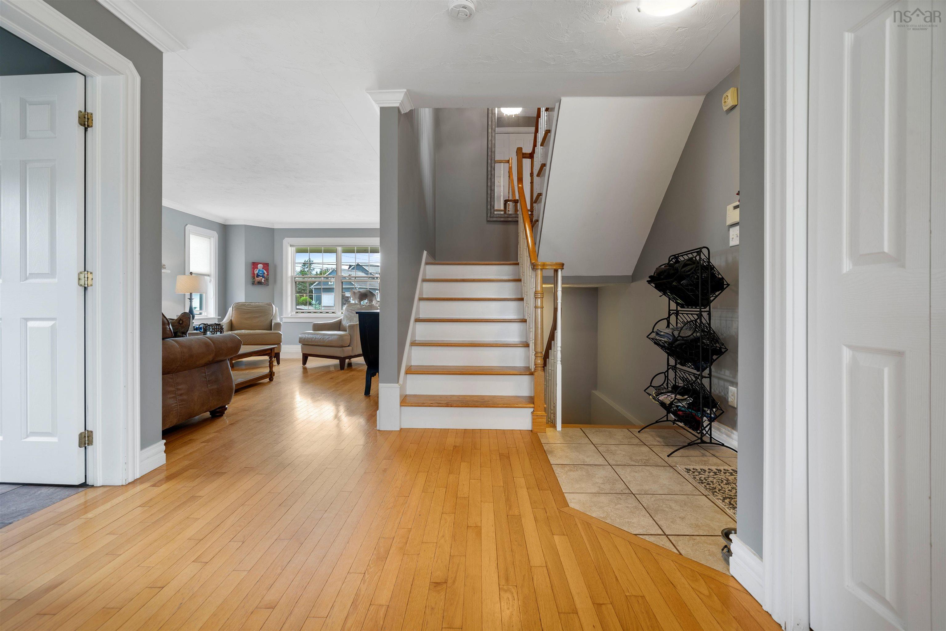 $539,900.00: 33 Abbey Road, Amherst