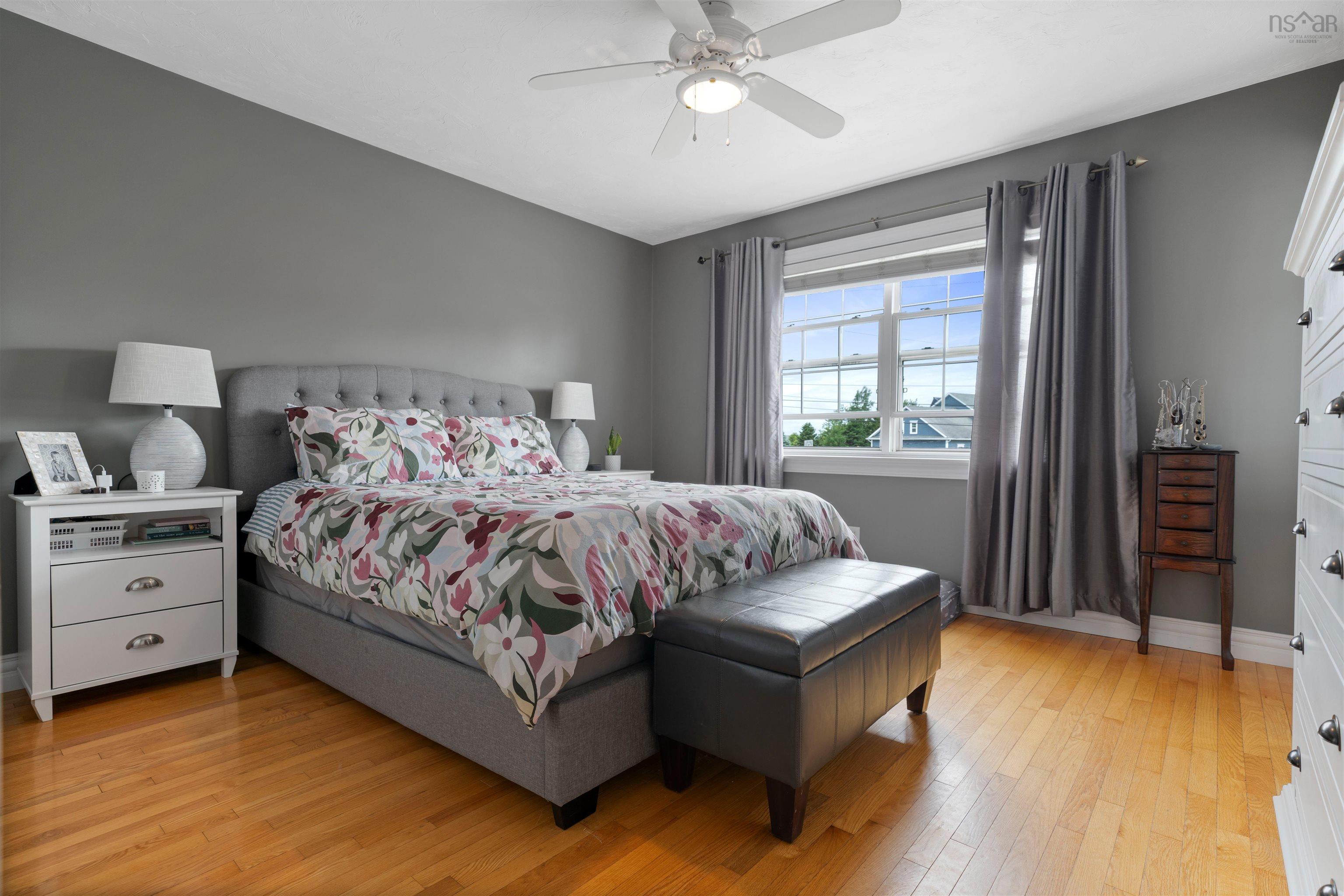 $539,900.00: 33 Abbey Road, Amherst