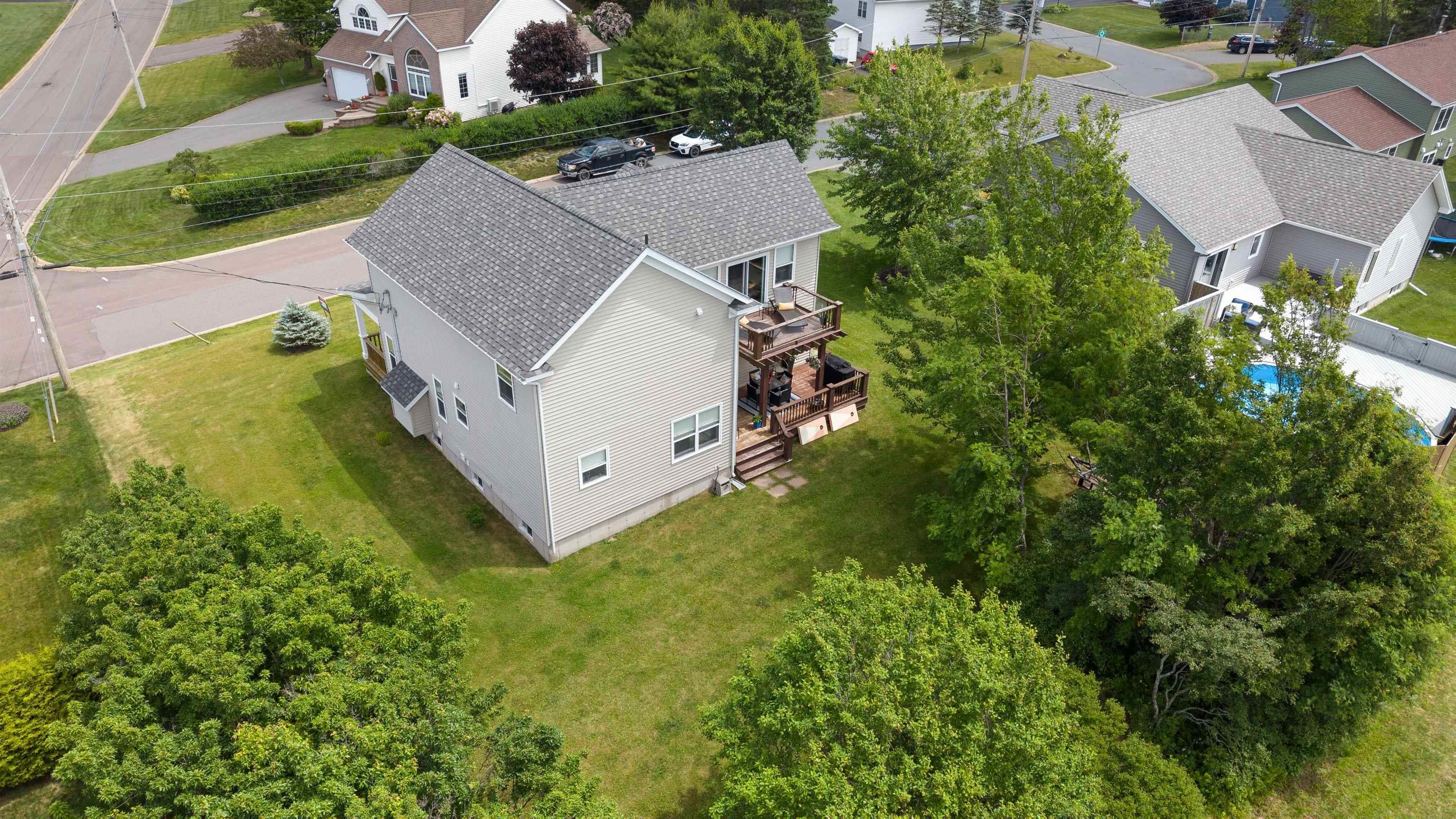 $539,900.00: 33 Abbey Road, Amherst