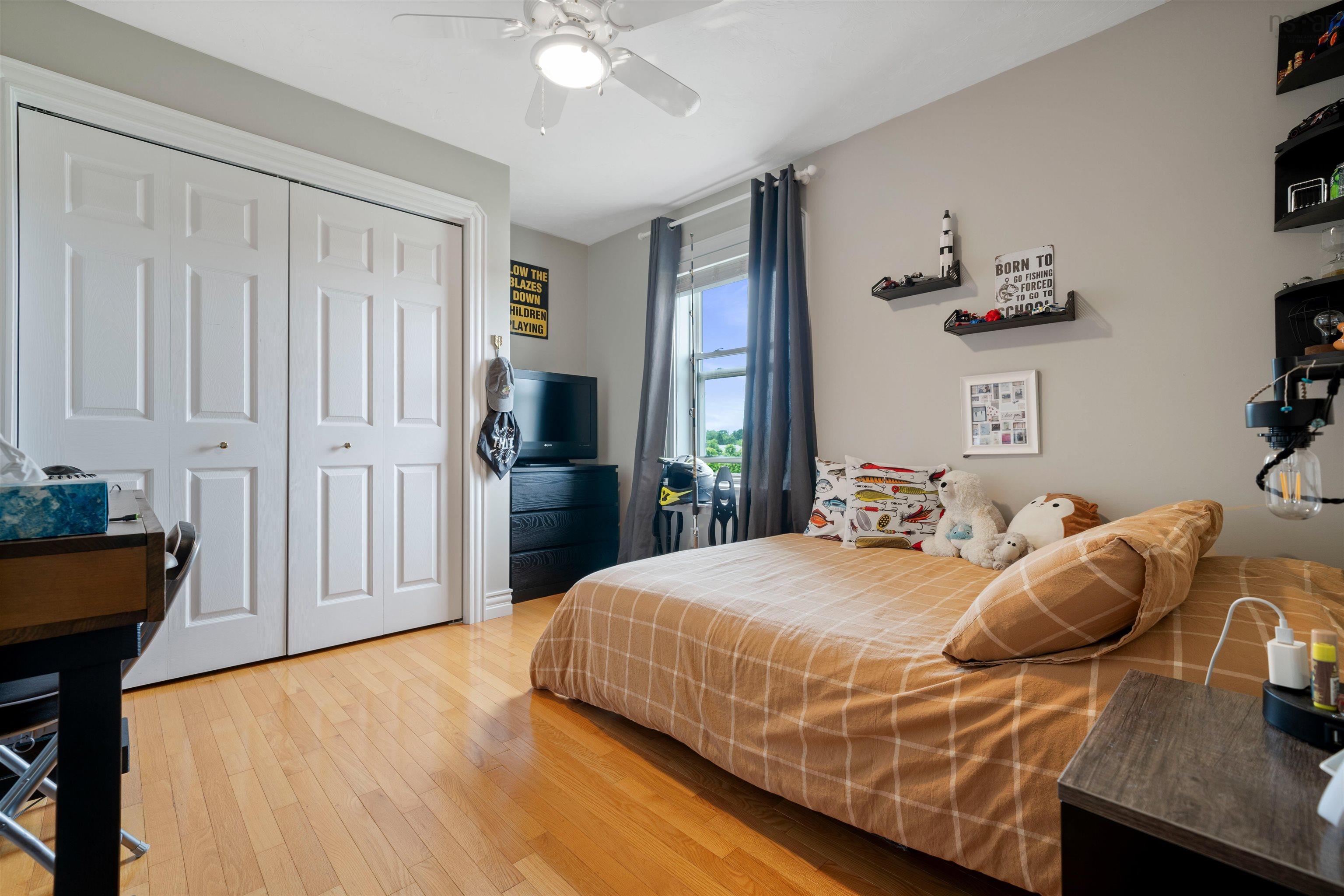 $539,900.00: 33 Abbey Road, Amherst