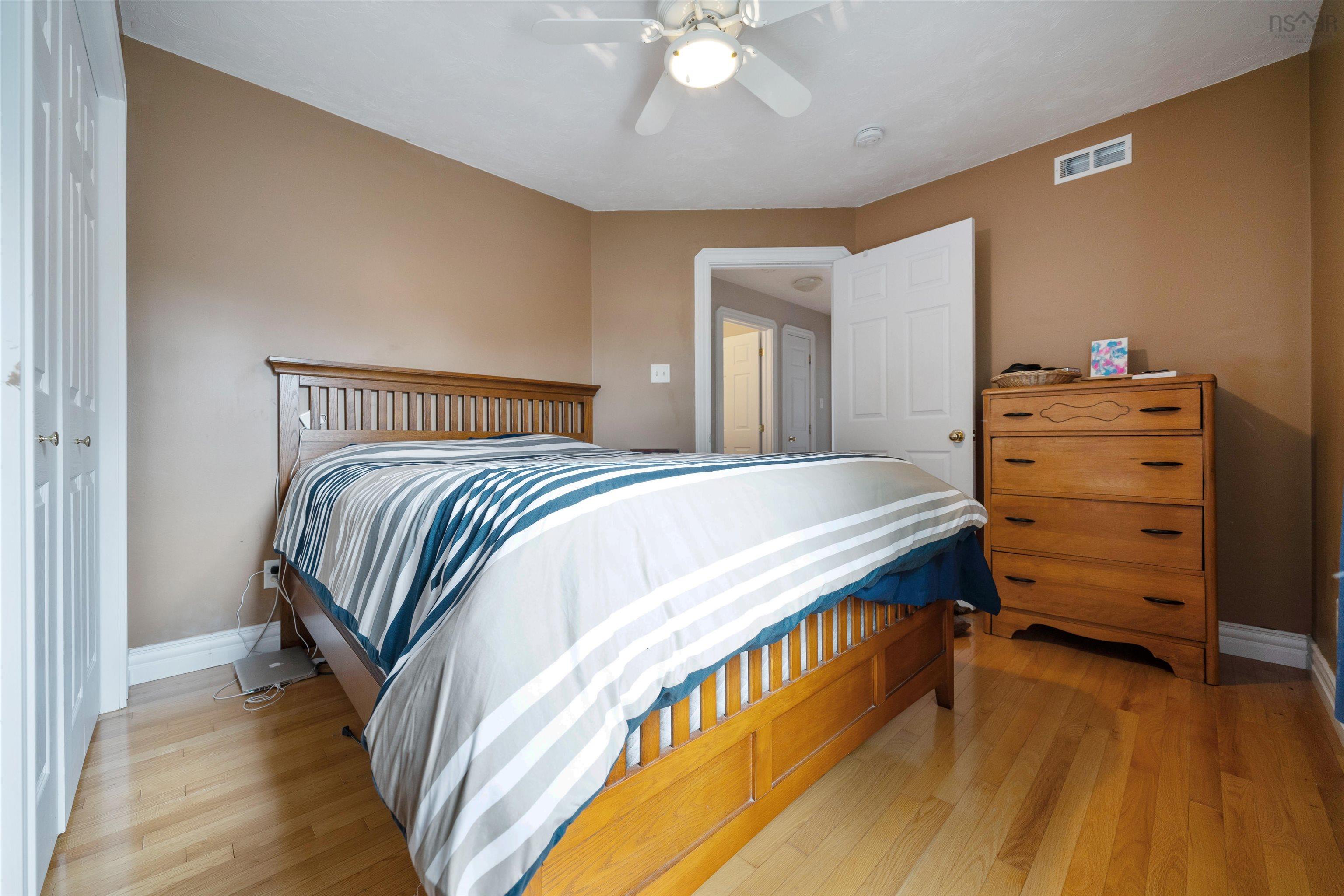 $539,900.00: 33 Abbey Road, Amherst
