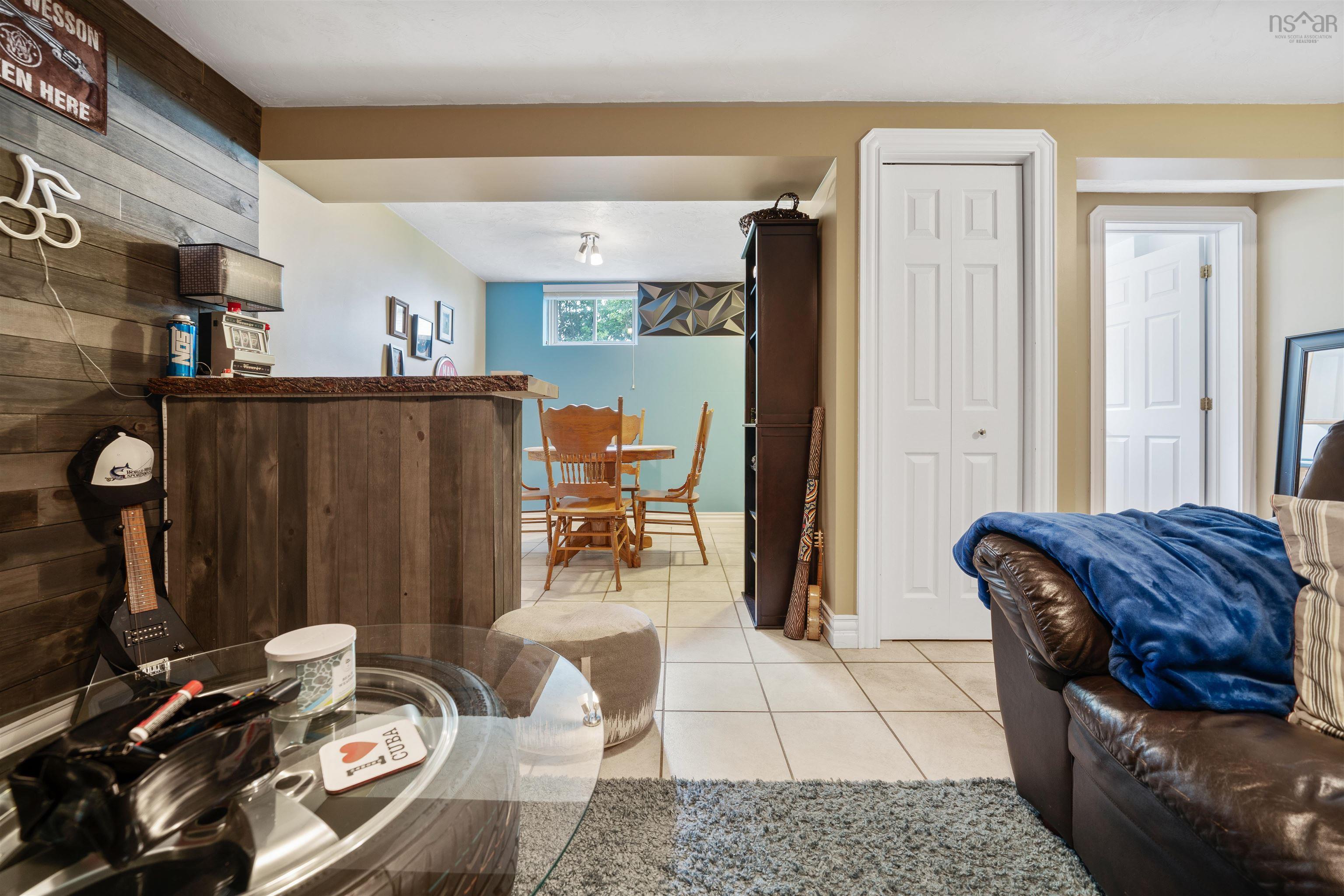 $539,900.00: 33 Abbey Road, Amherst