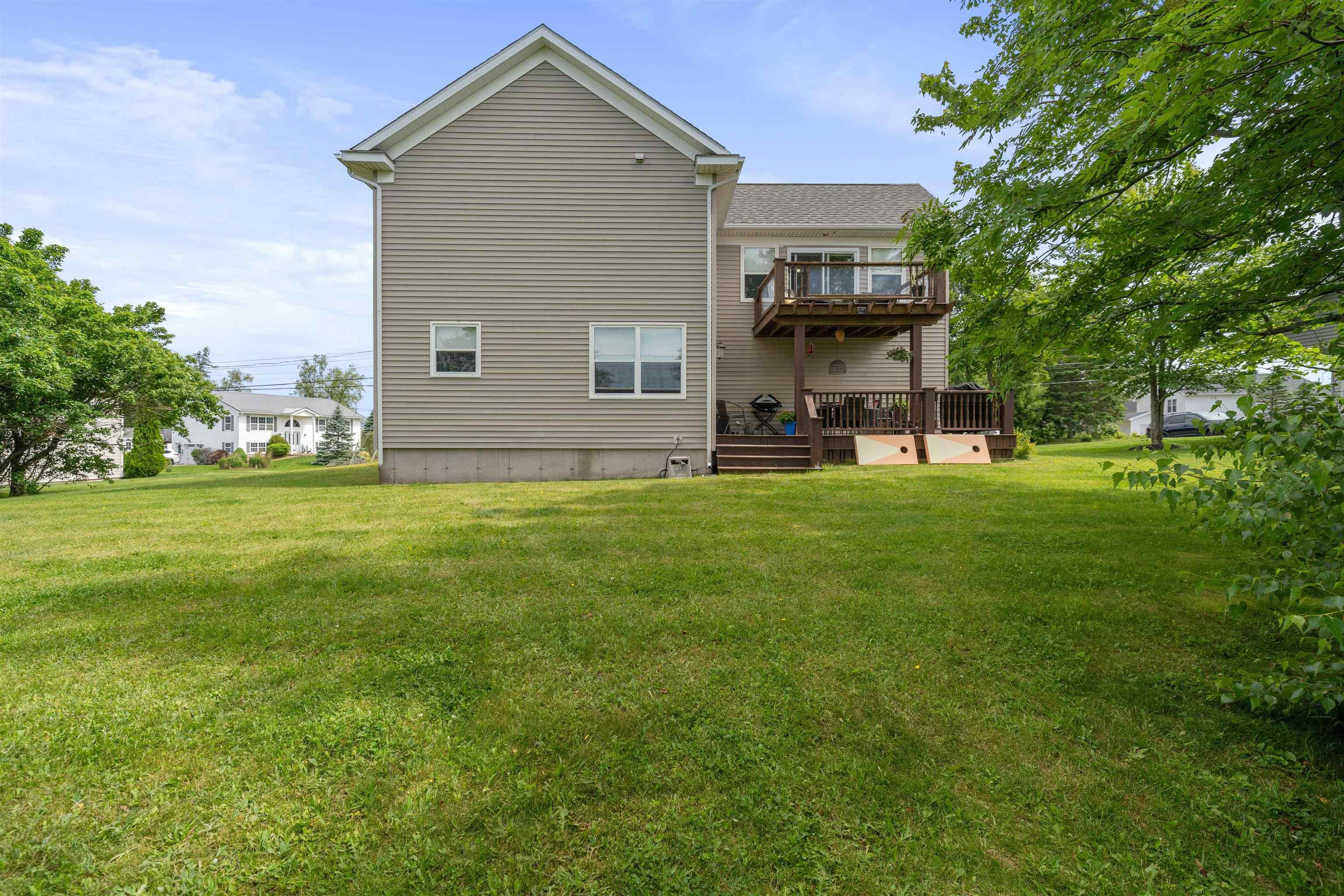 $539,900.00: 33 Abbey Road, Amherst