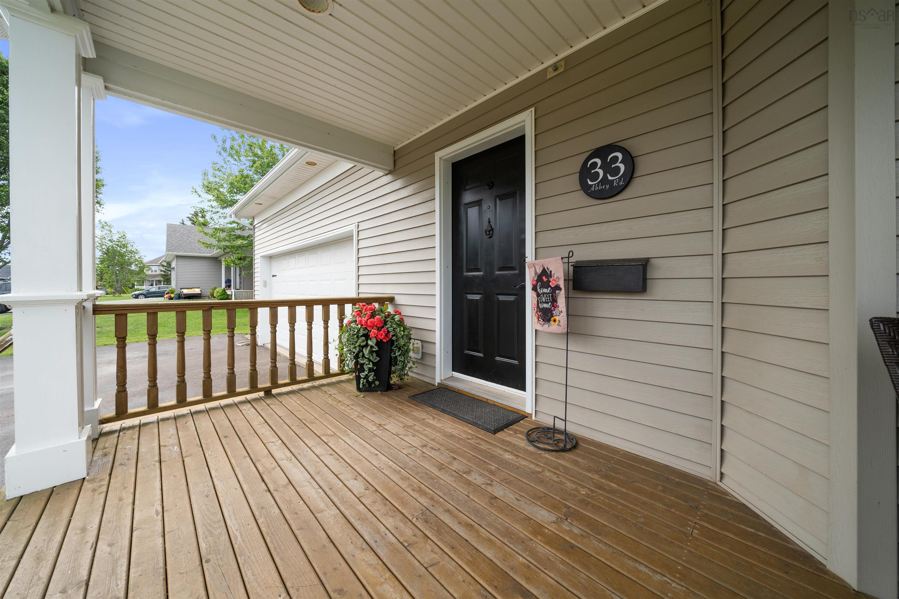 $539,900.00: 33 Abbey Road, Amherst