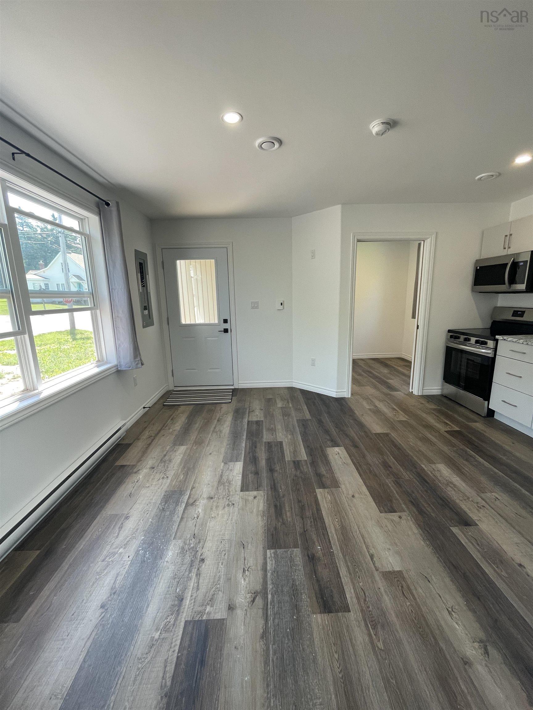 $199,900.00: 13-15 Mechanic Street, Springhill