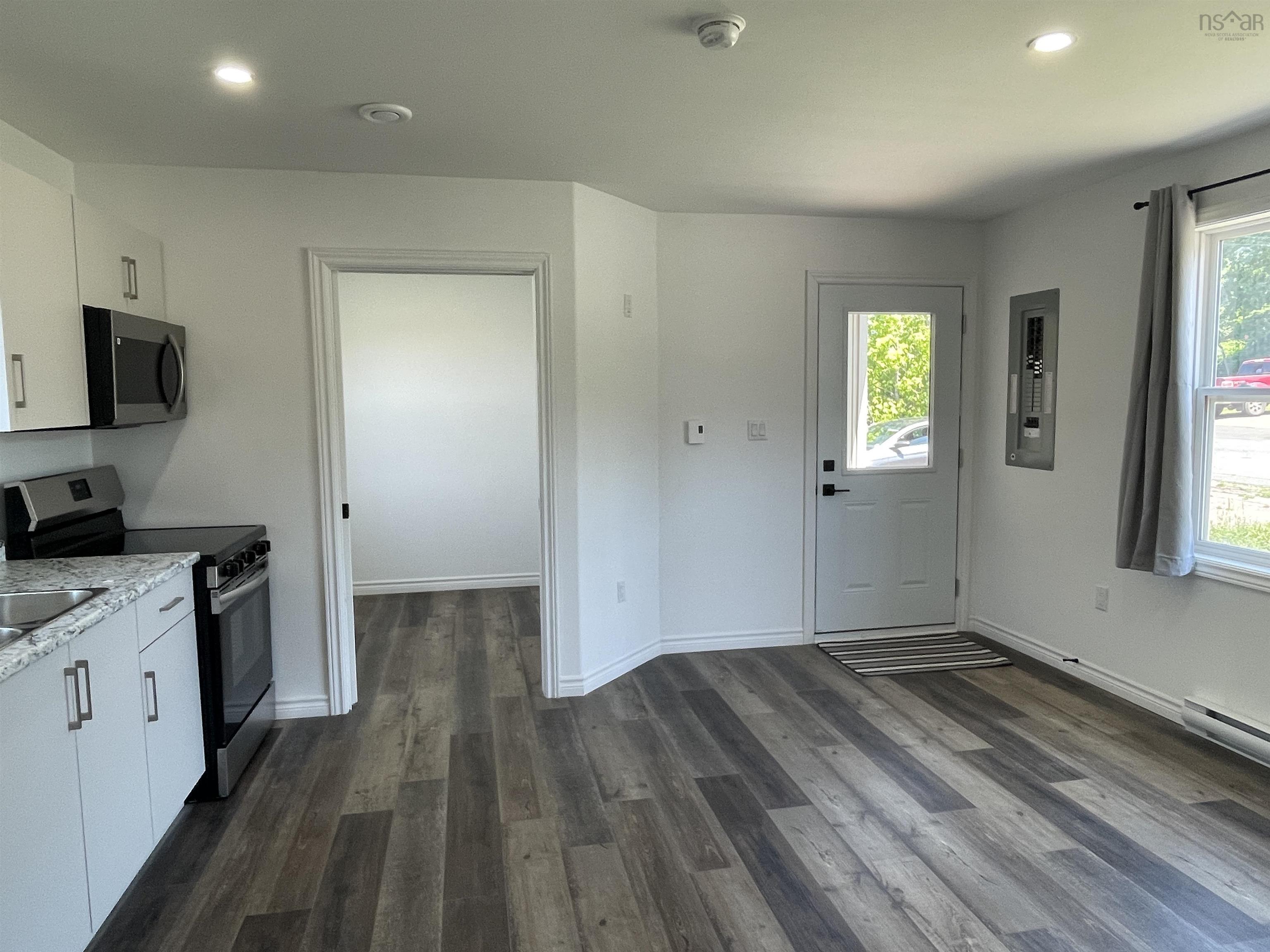 $199,900.00: 13-15 Mechanic Street, Springhill