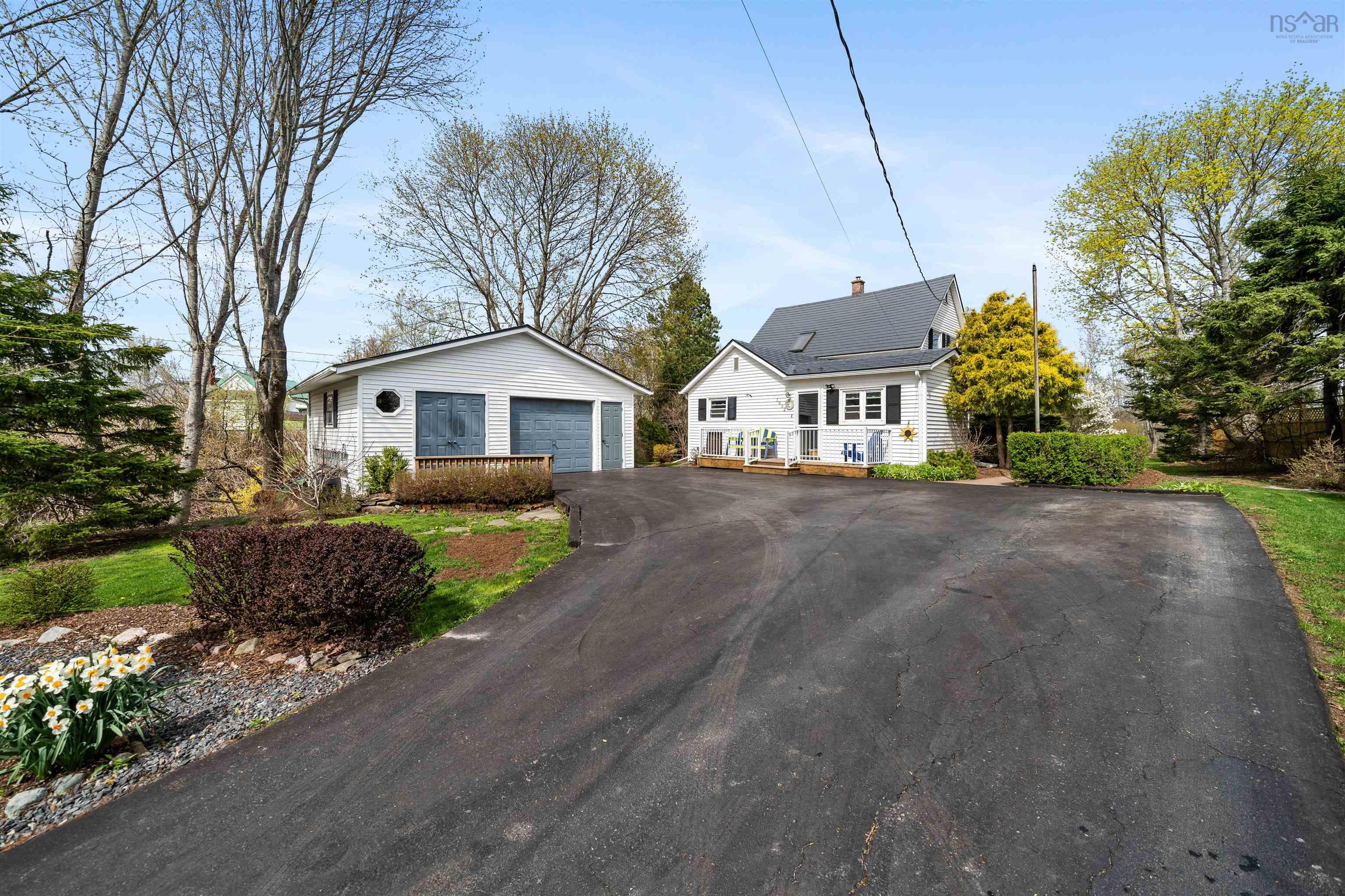 $289,900.00: 1932 College Street, Westville