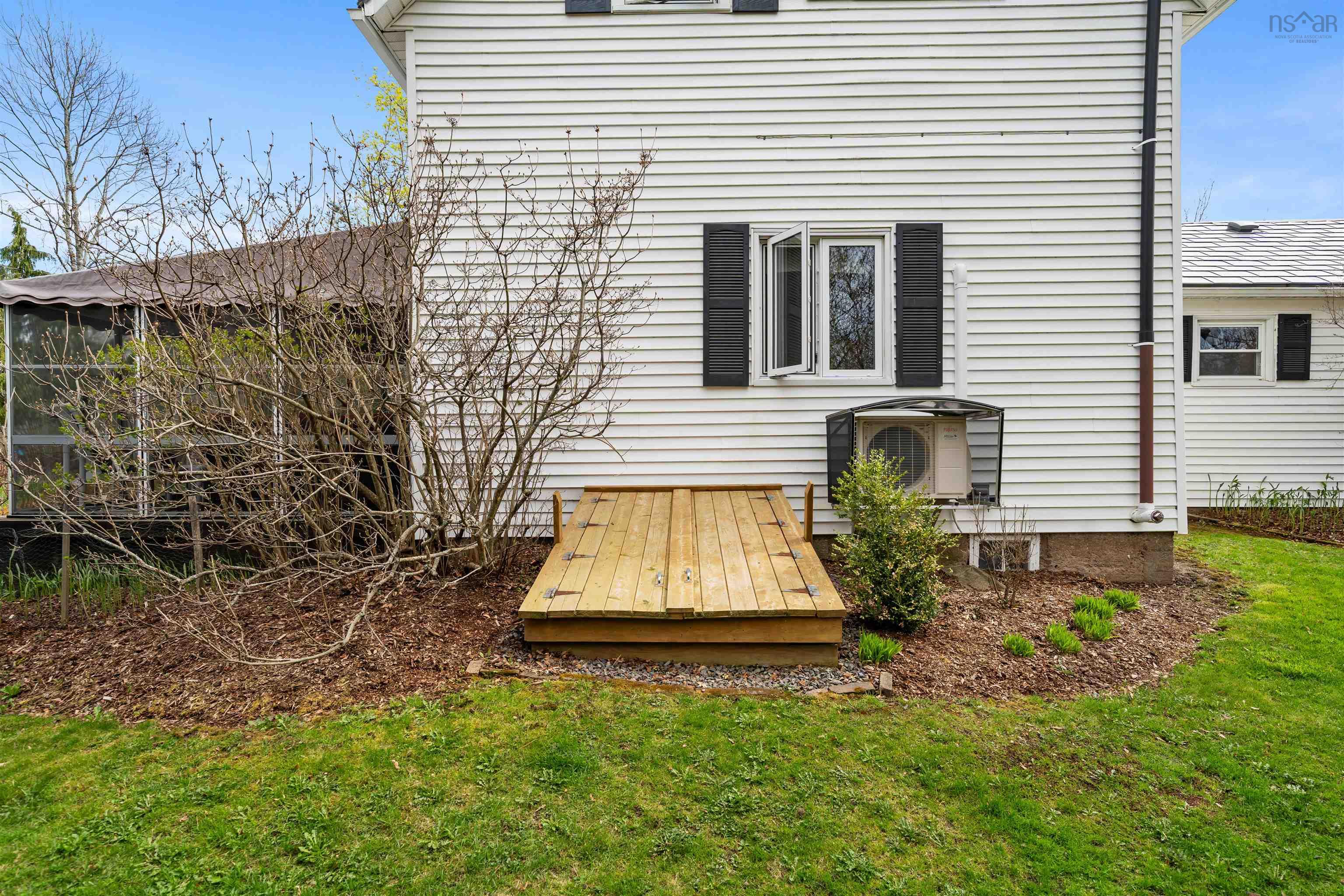 $289,900.00: 1932 College Street, Westville