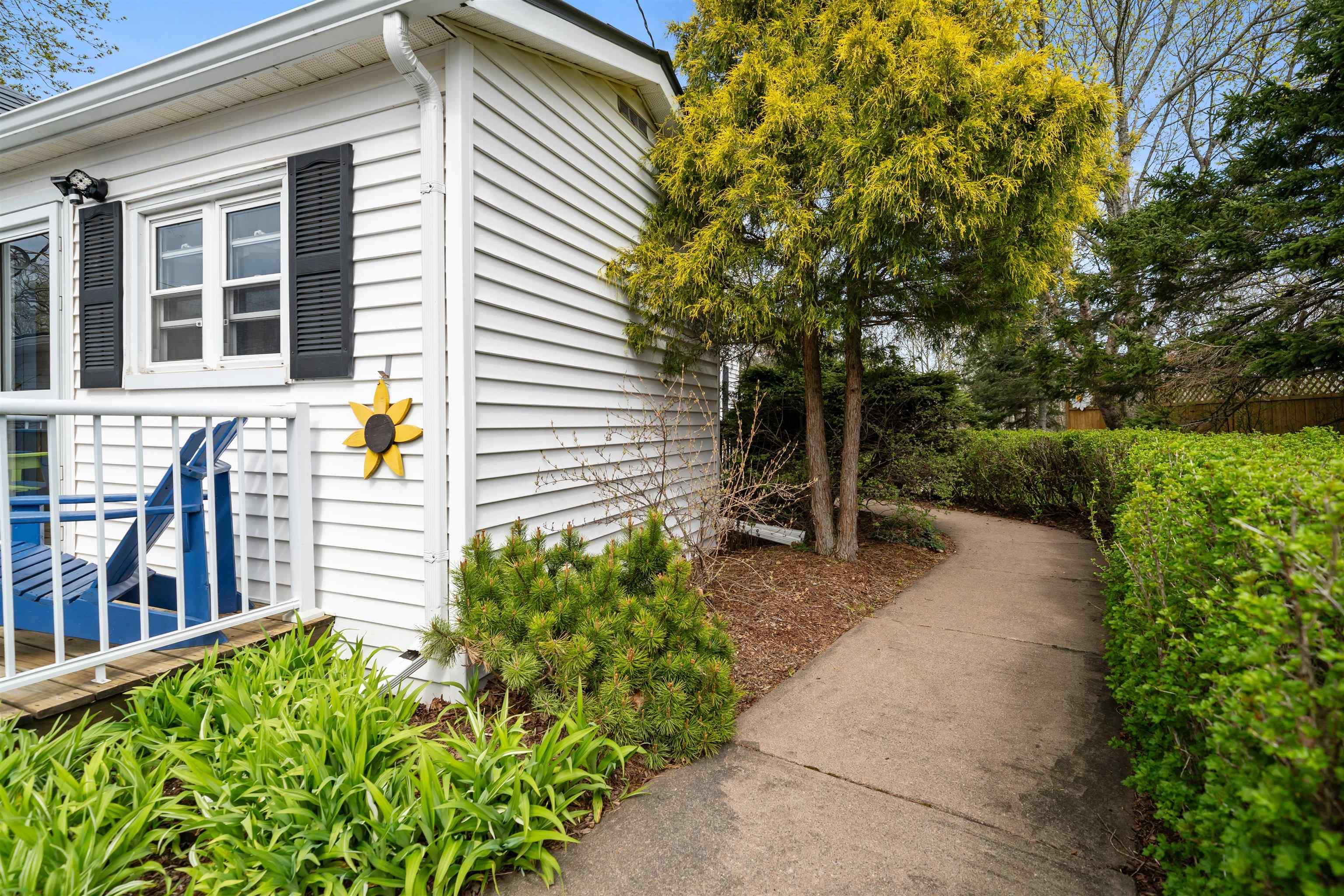 $289,900.00: 1932 College Street, Westville