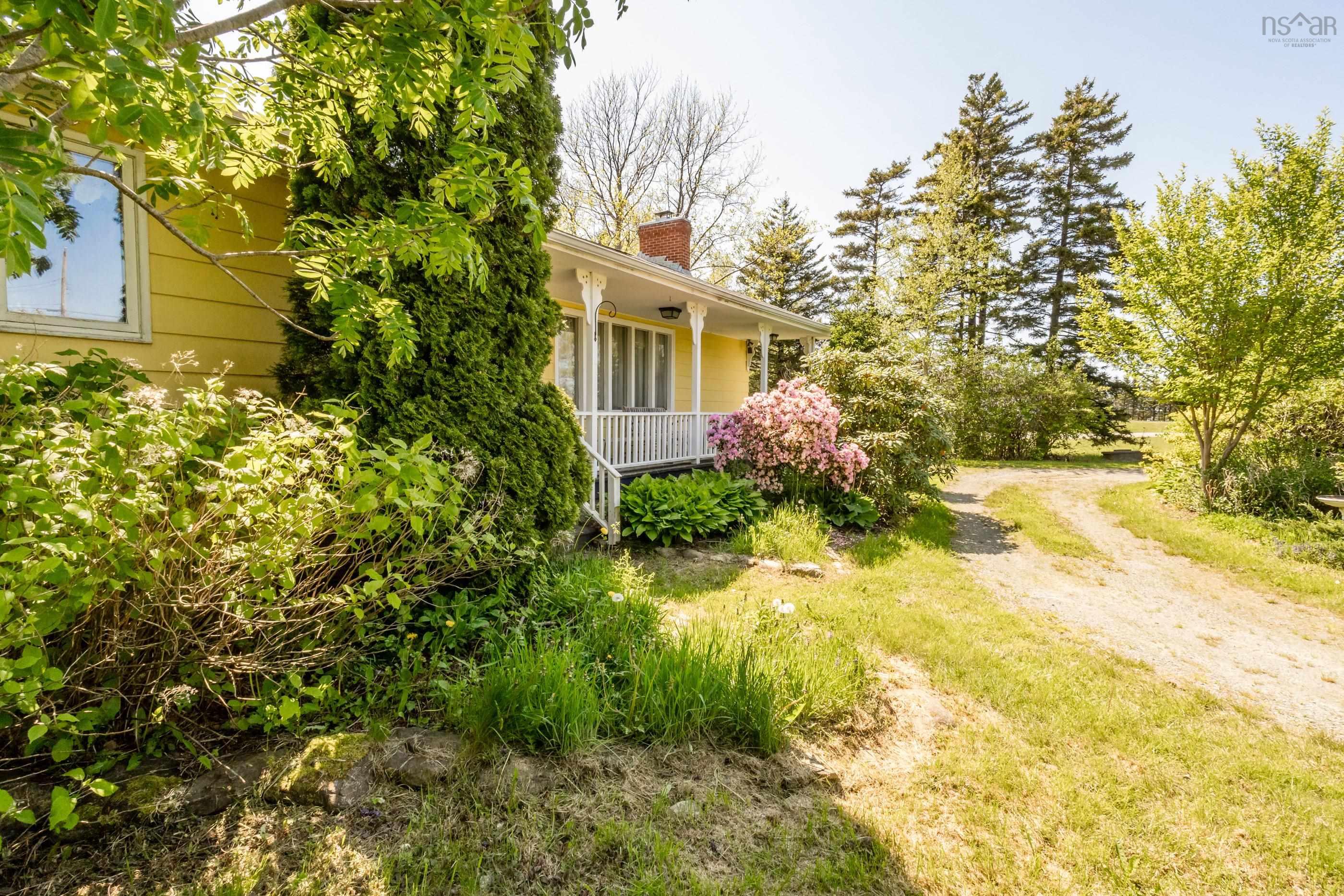 $192,500.00: 402 Saulnierville Road, Saulnierville