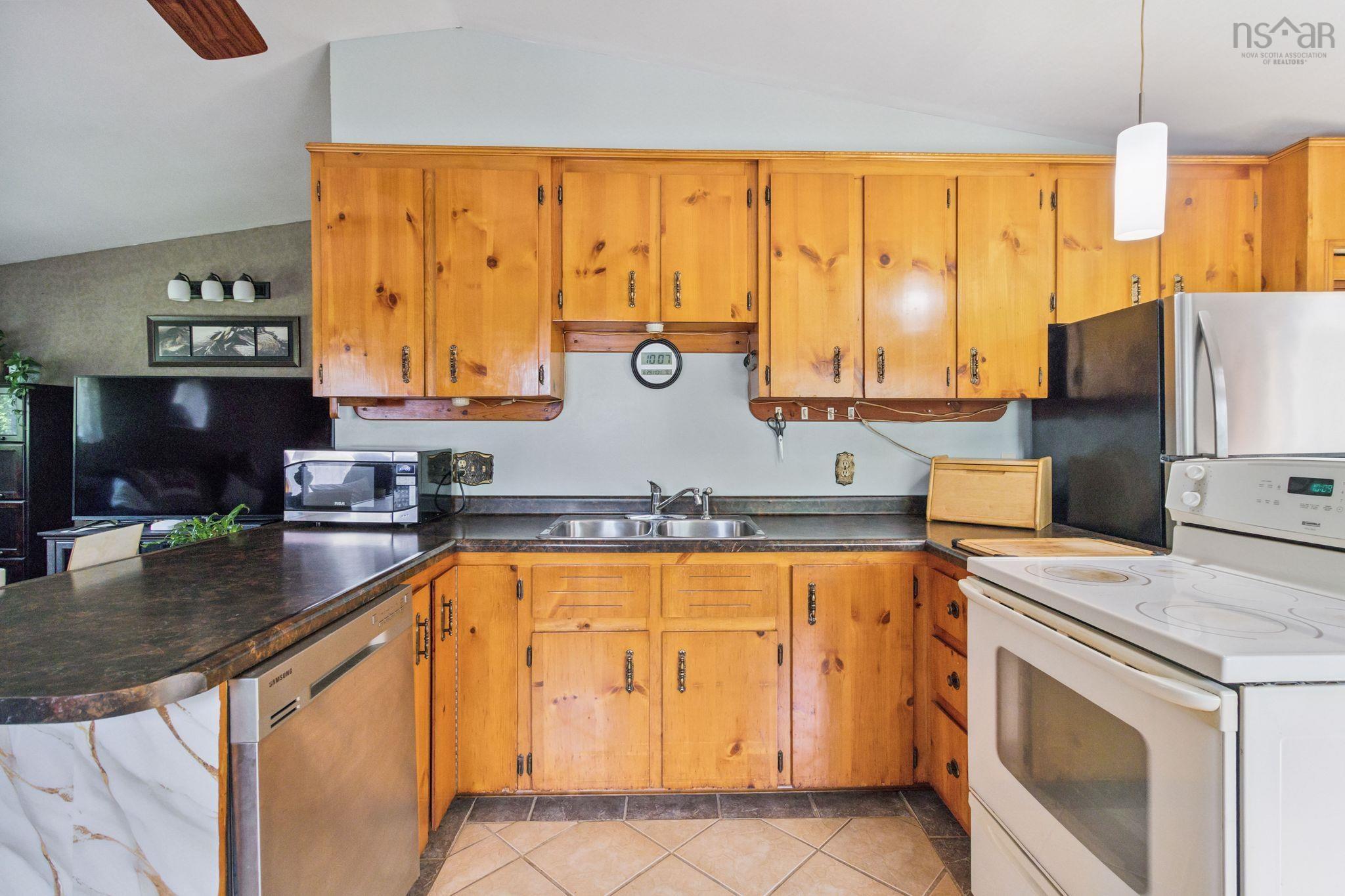 $274,900.00: 129 Bog Road, White Point