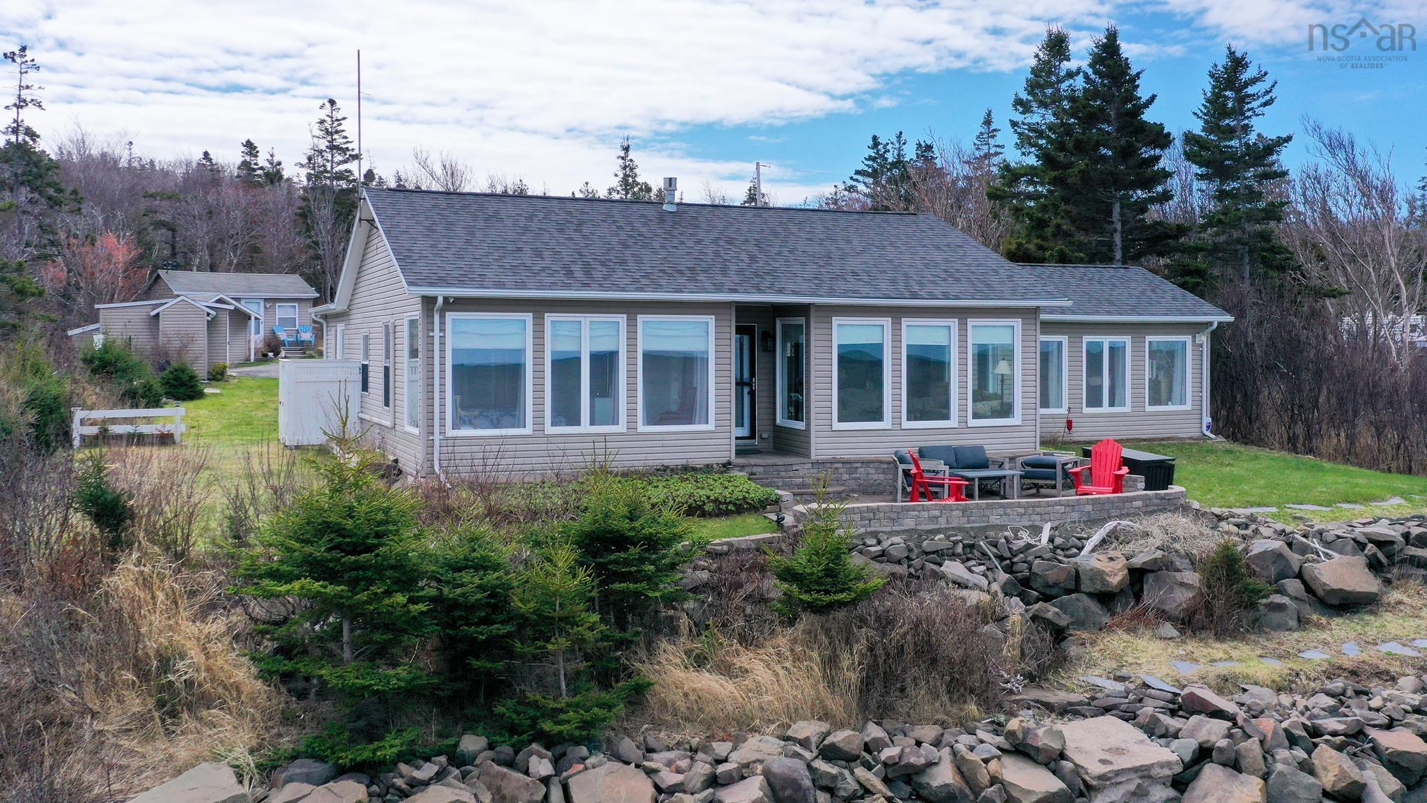 $669,500.00: 59 SUNSET Avenue, Phinneys Cove