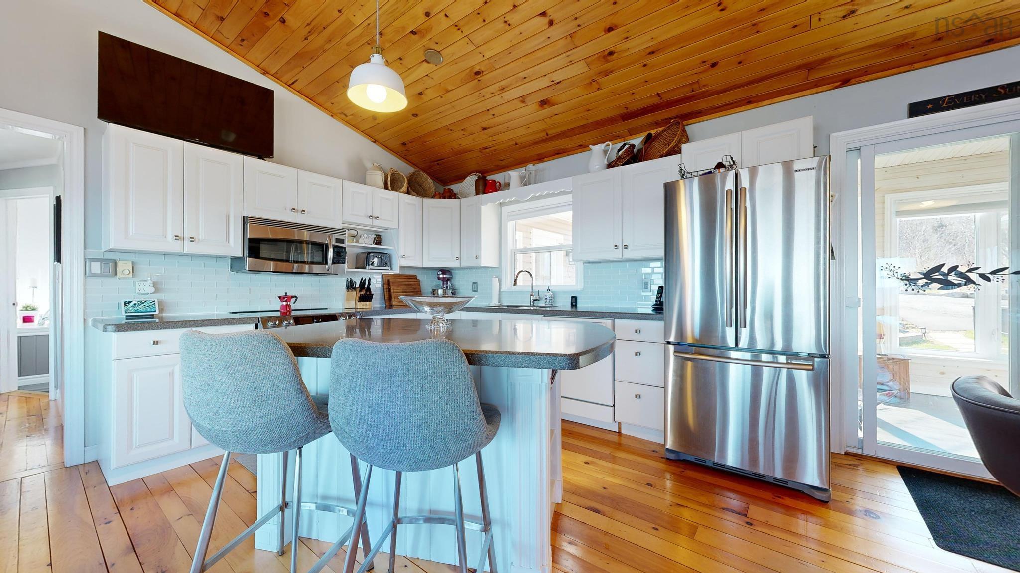 $669,500.00: 59 SUNSET Avenue, Phinneys Cove