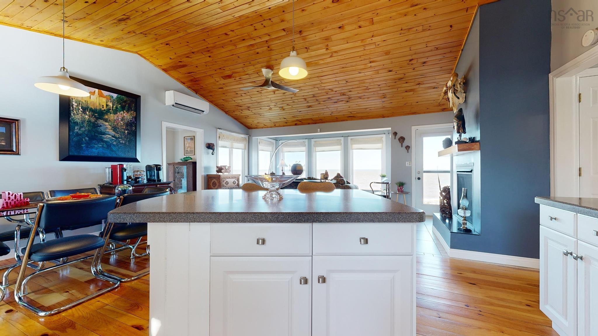 $669,500.00: 59 SUNSET Avenue, Phinneys Cove