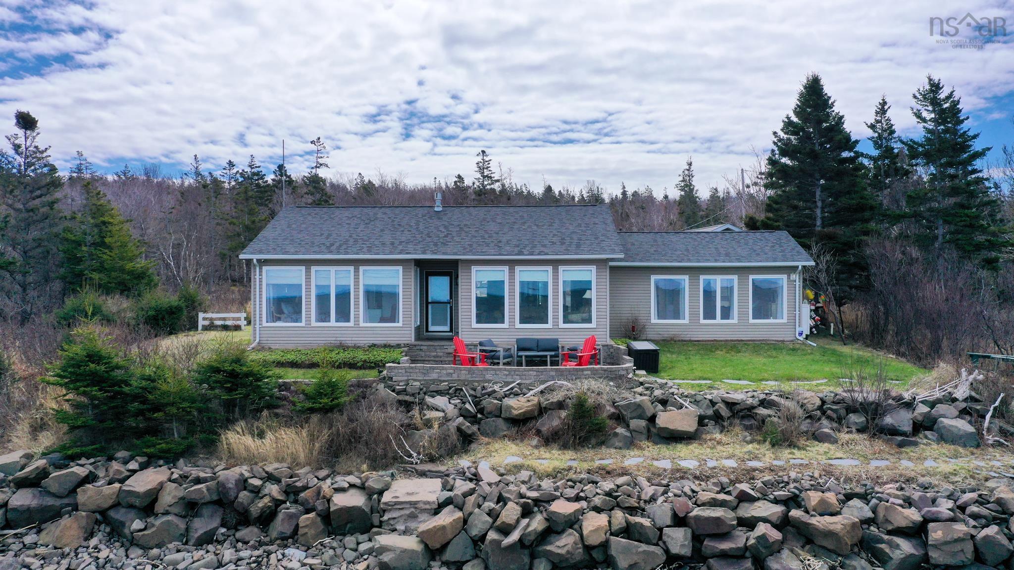 $669,500.00: 59 SUNSET Avenue, Phinneys Cove