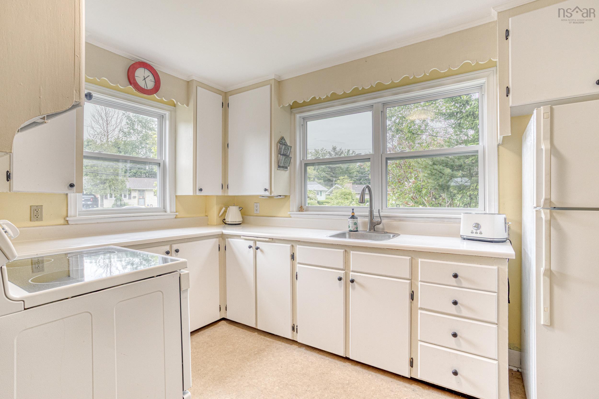 38 Lawson Avenue, Dartmouth, NS (MLS 202516258)