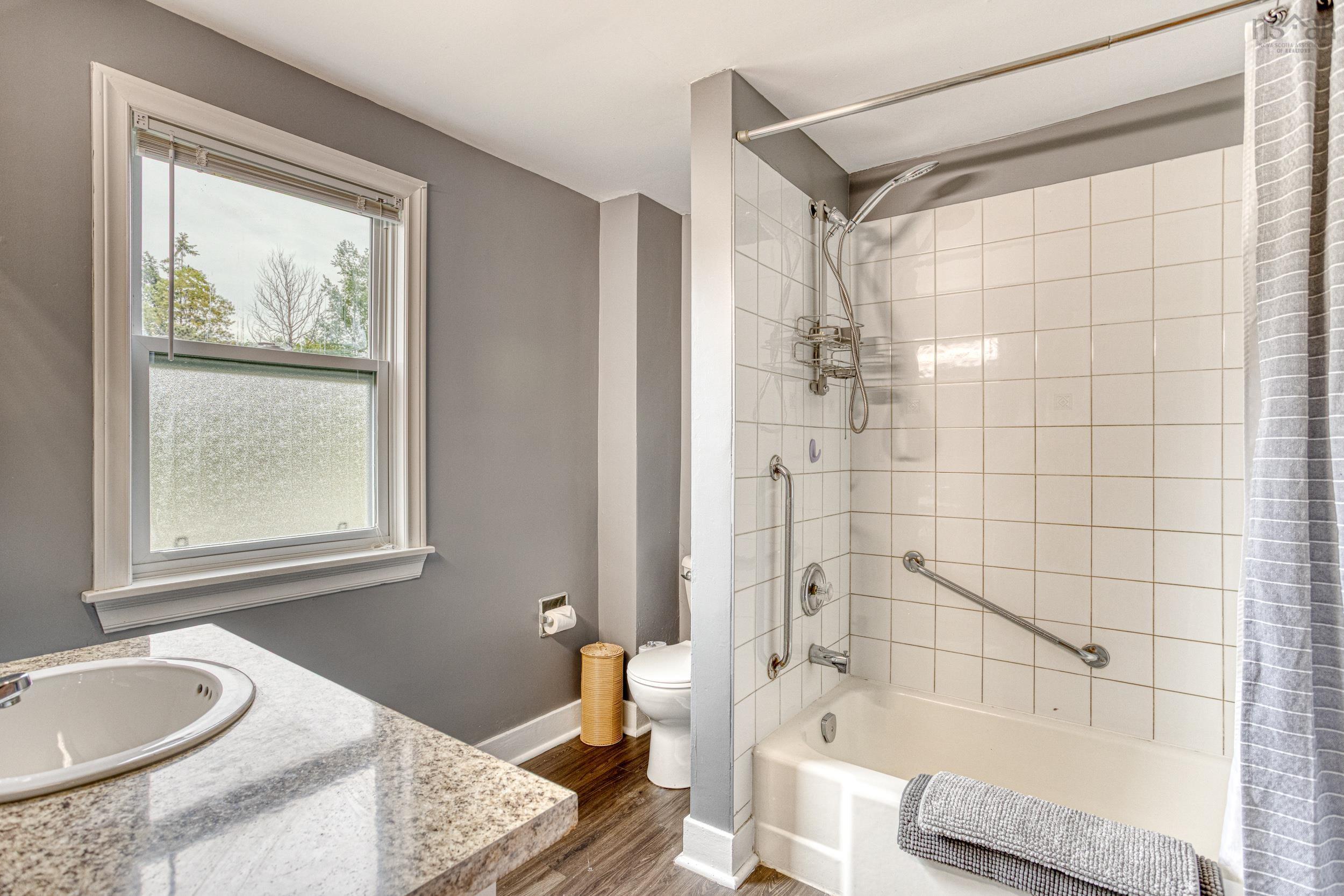 38 Lawson Avenue, Dartmouth, NS (MLS 202516258)