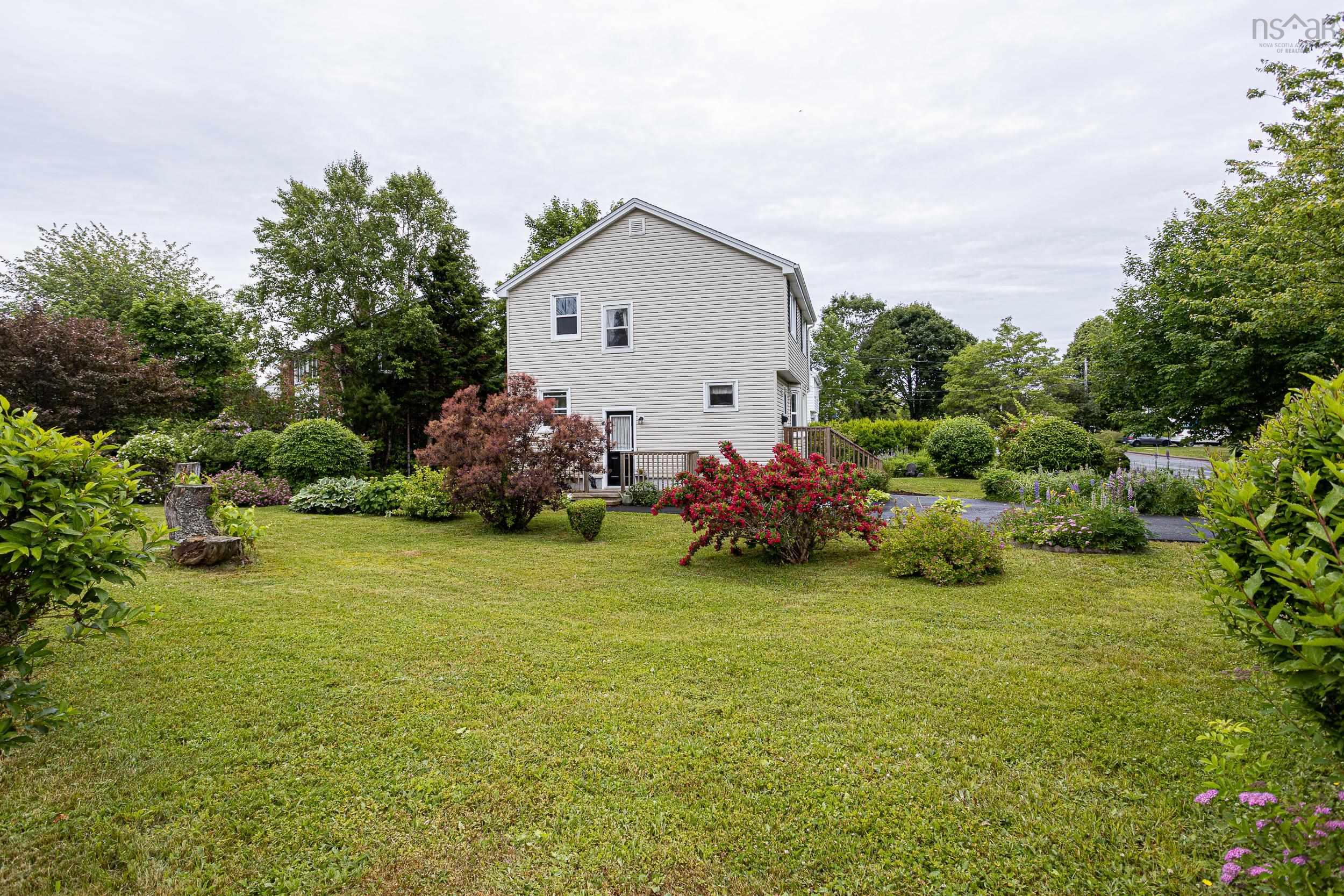 38 Lawson Avenue, Dartmouth, NS (MLS 202516258)