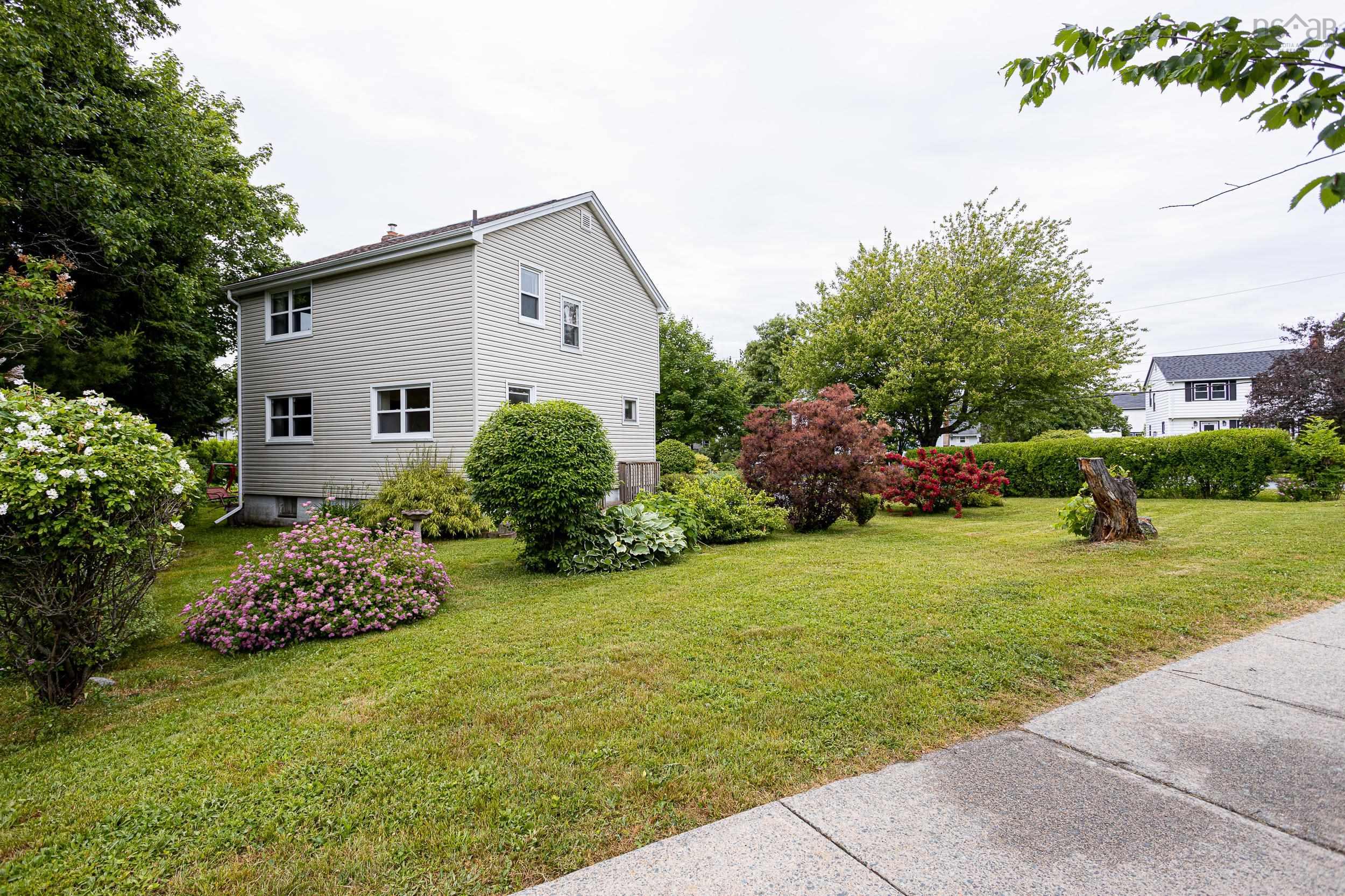 38 Lawson Avenue, Dartmouth, NS (MLS 202516258)