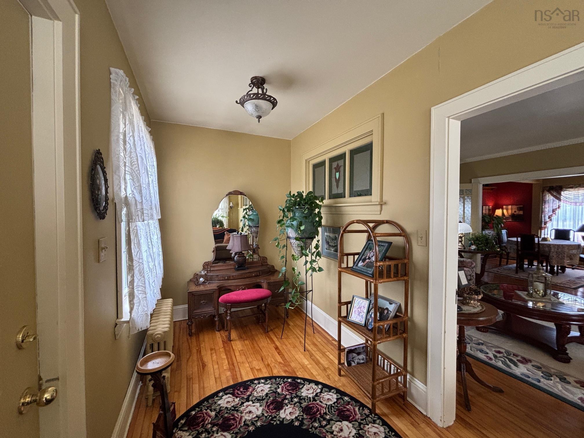 $269,900.00: 650 George Street, New Waterford