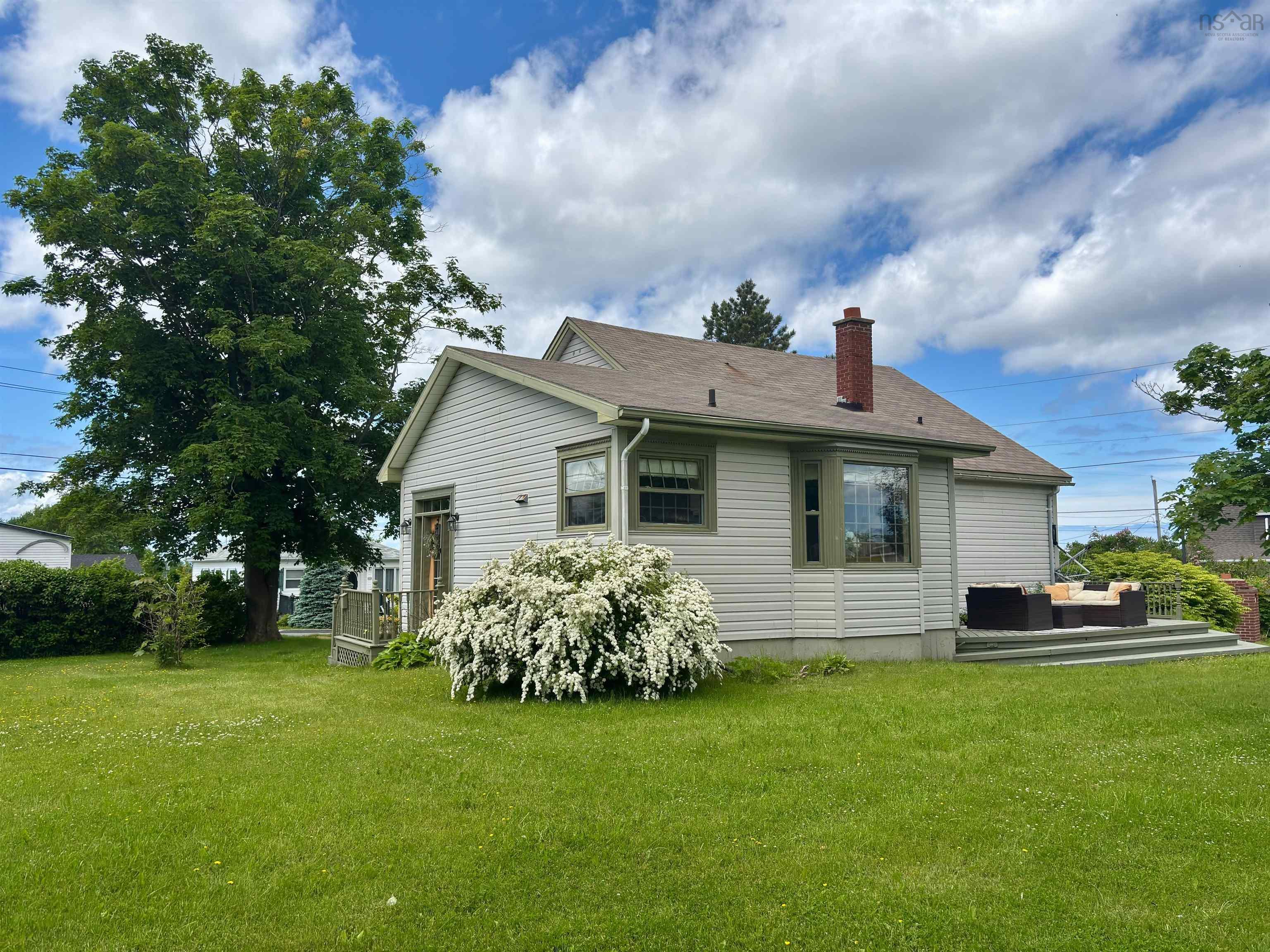 $269,900.00: 650 George Street, New Waterford