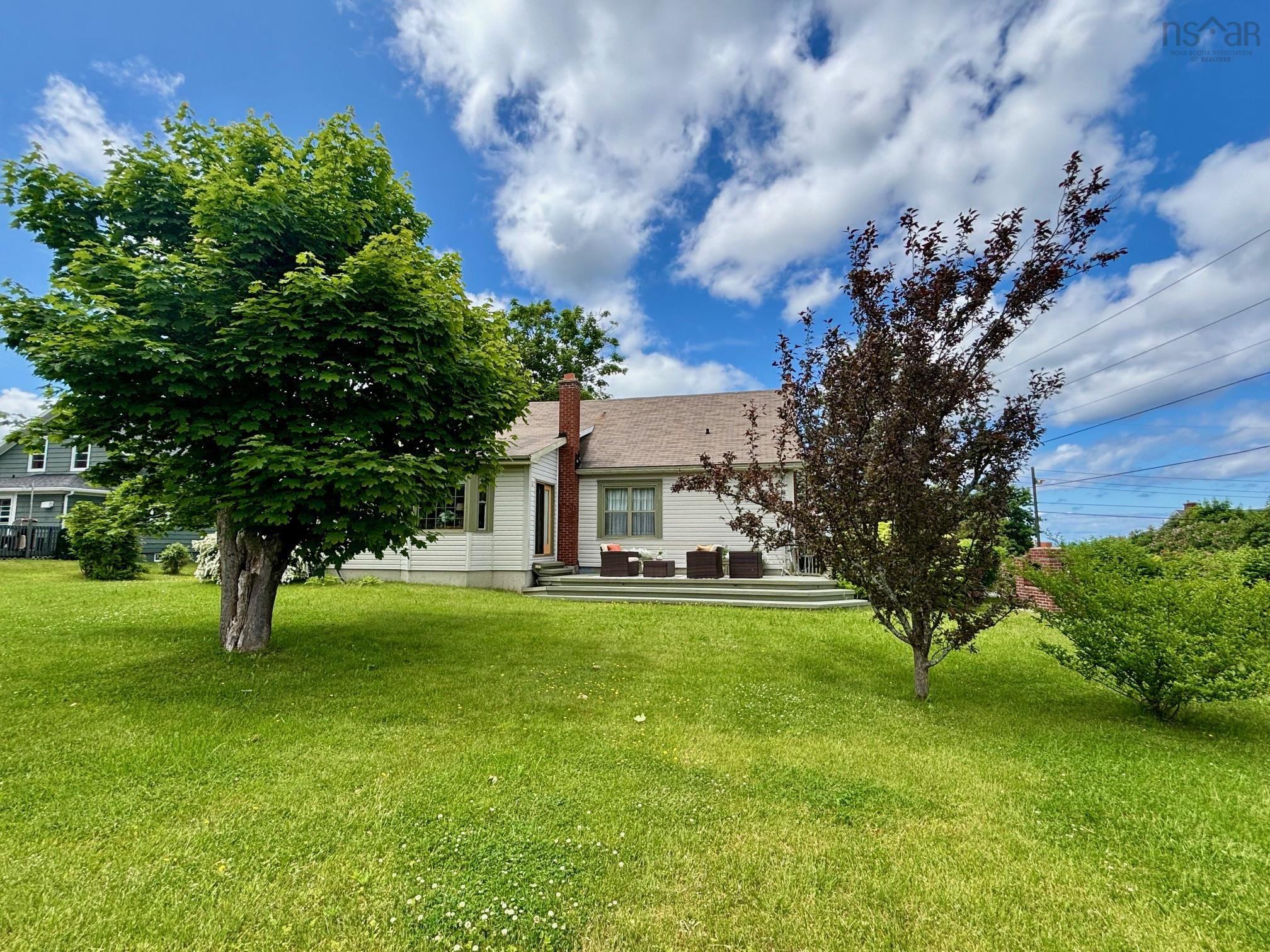 $269,900.00: 650 George Street, New Waterford