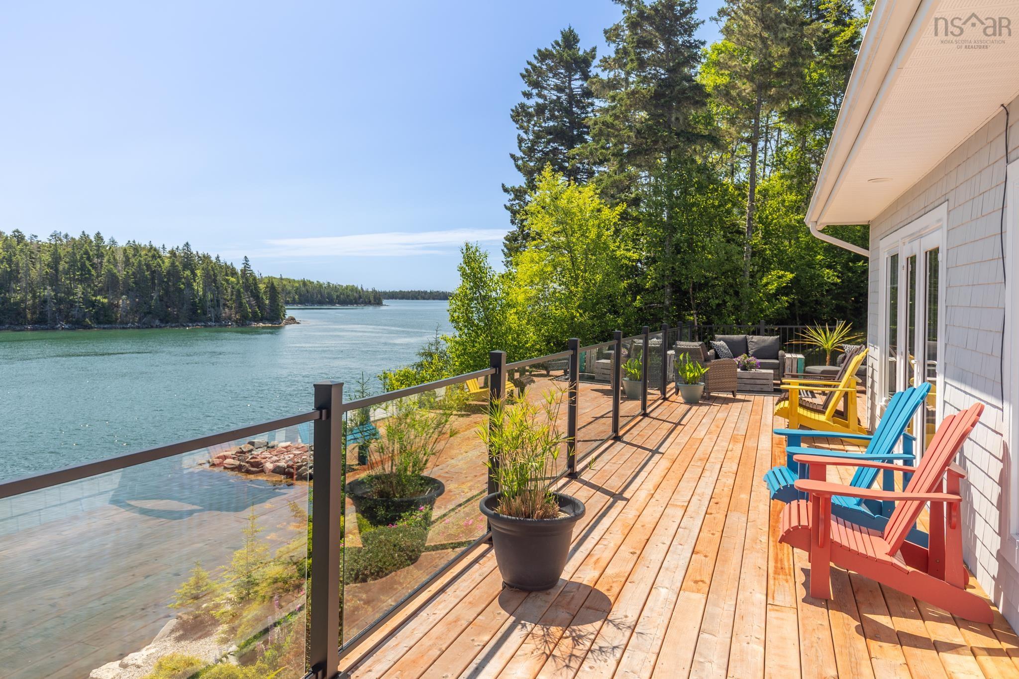 $1,290,000.00: 1043 Chemin Tittle Road, Surettes Island