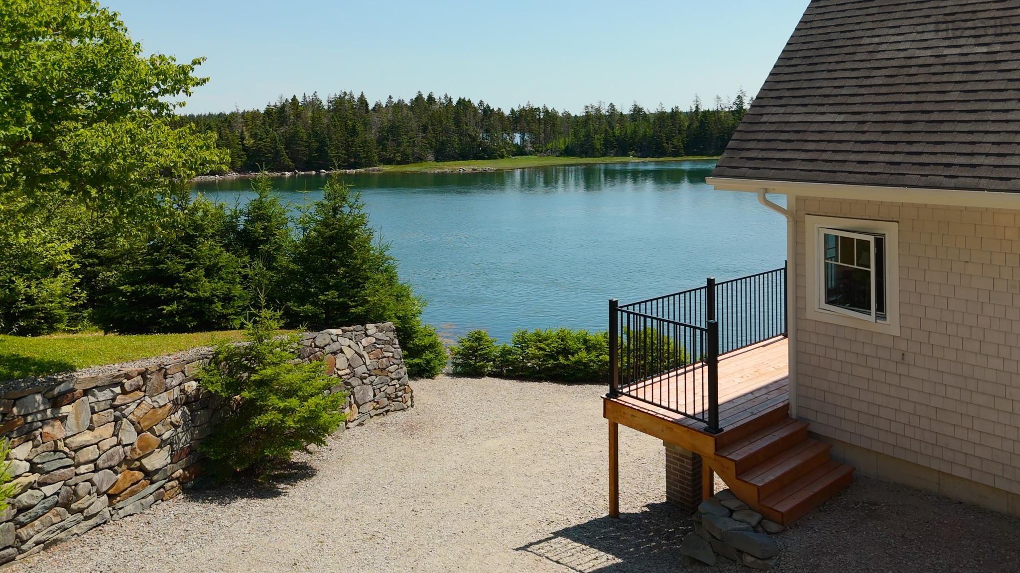 $1,290,000.00: 1043 Chemin Tittle Road, Surettes Island