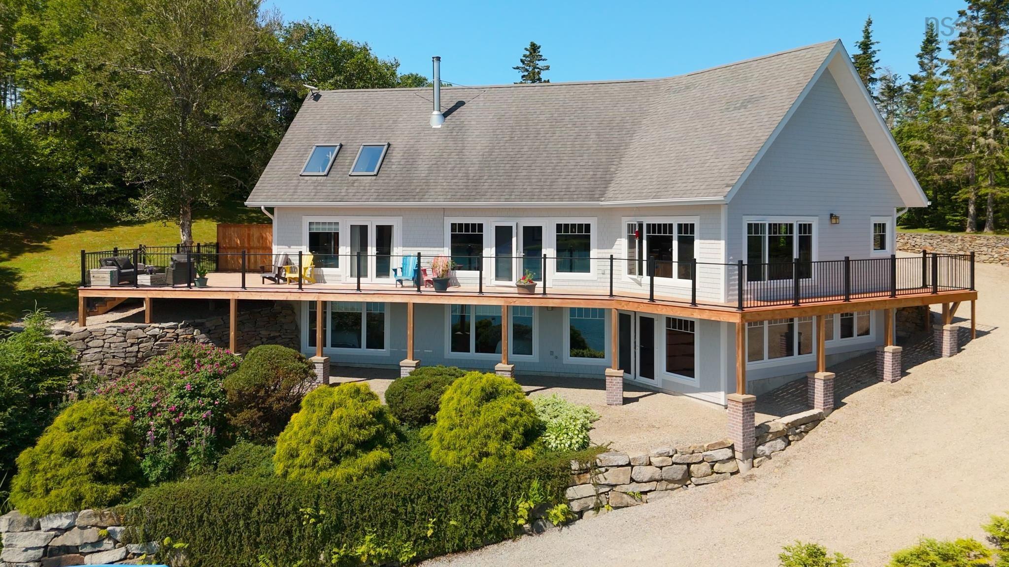 $1,290,000.00: 1043 Chemin Tittle Road, Surettes Island