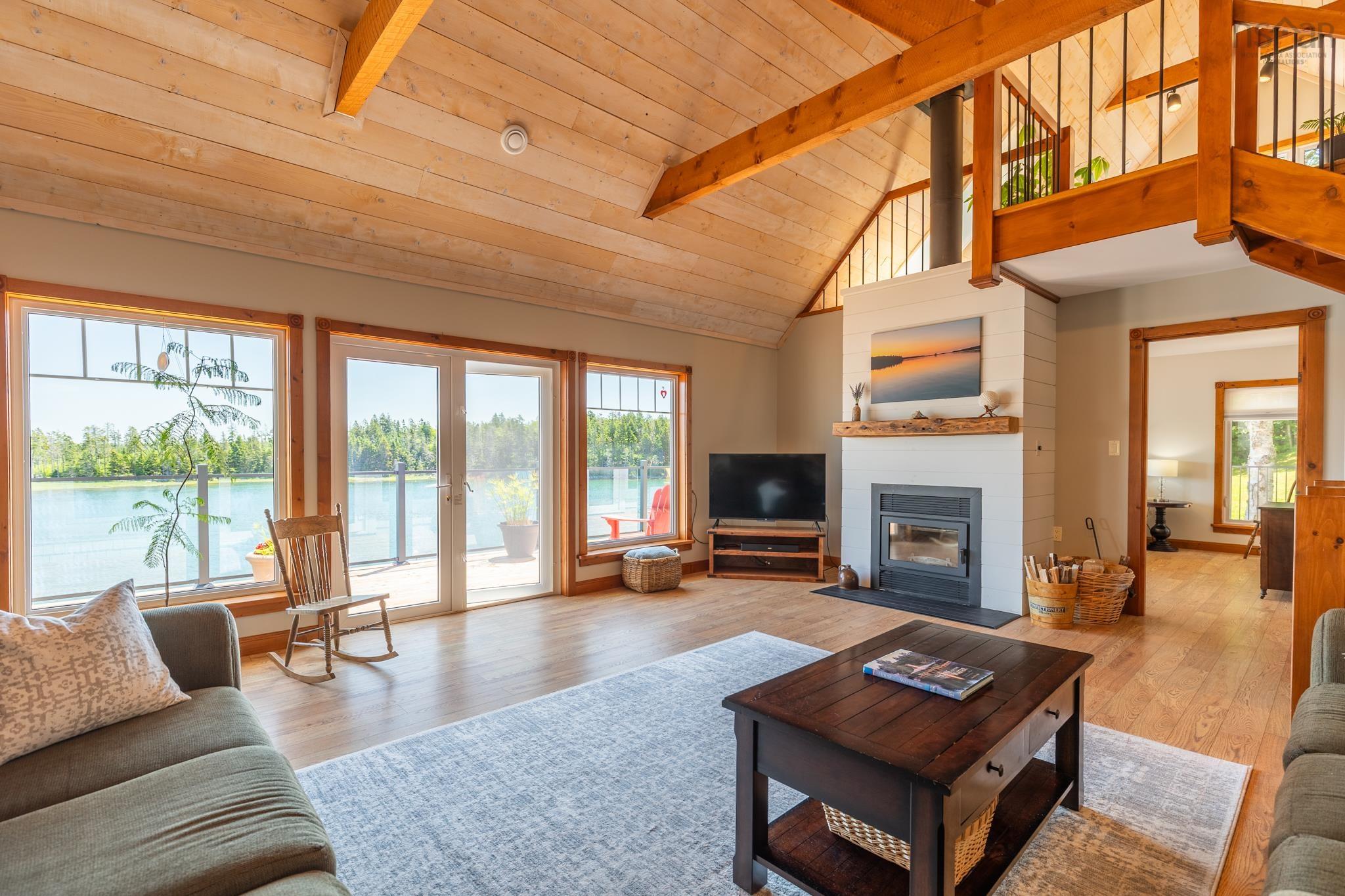 $1,290,000.00: 1043 Chemin Tittle Road, Surettes Island