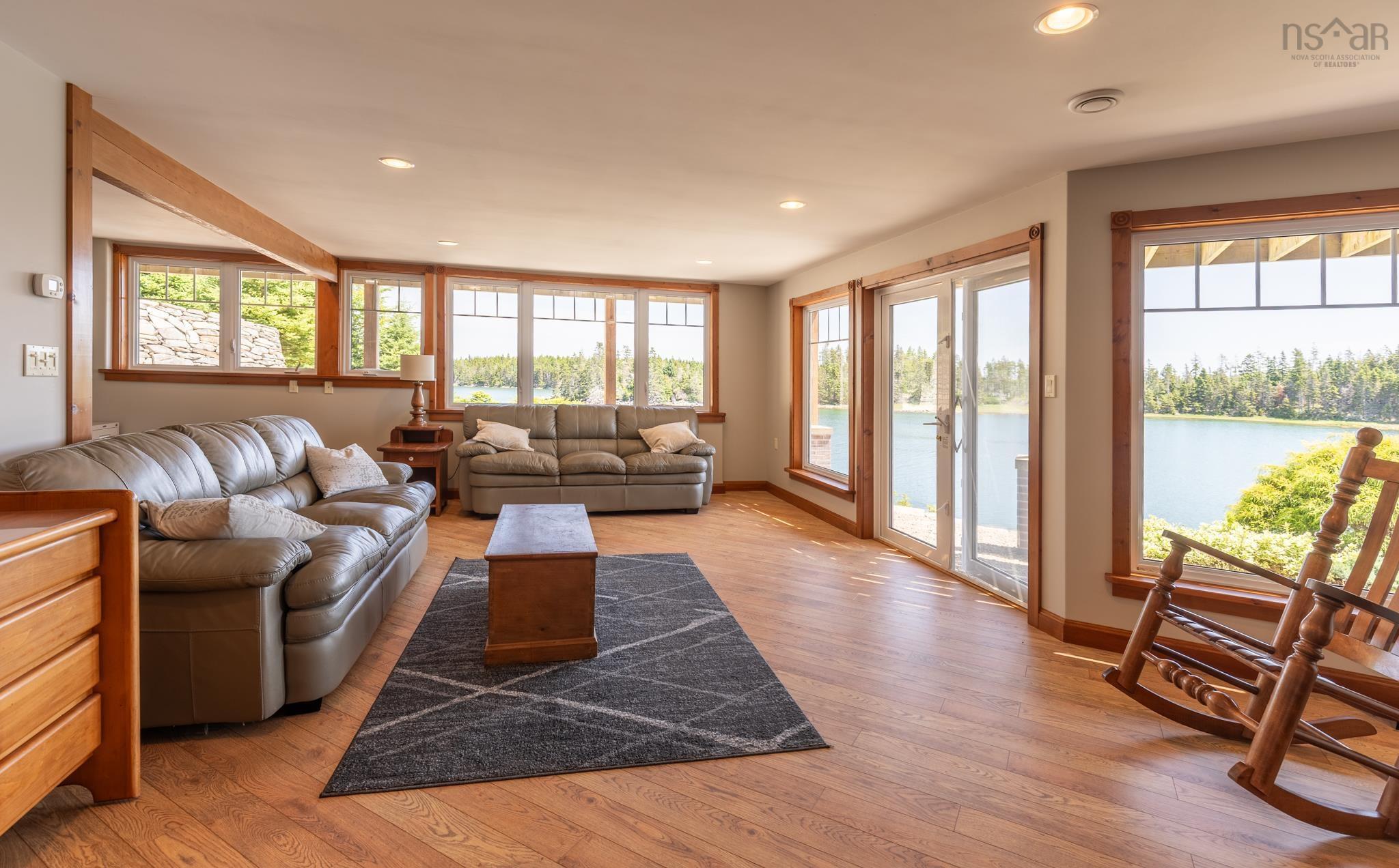 $1,290,000.00: 1043 Chemin Tittle Road, Surettes Island