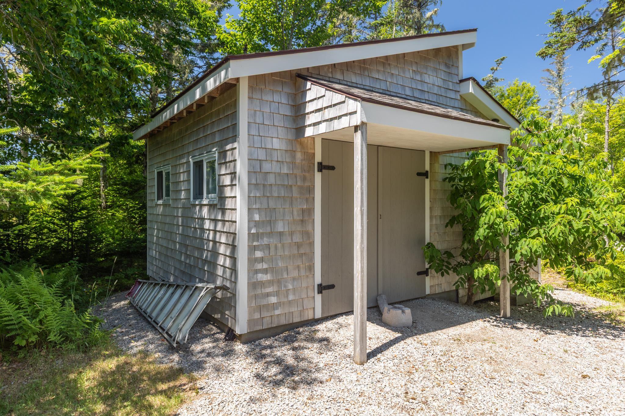 $1,290,000.00: 1043 Chemin Tittle Road, Surettes Island