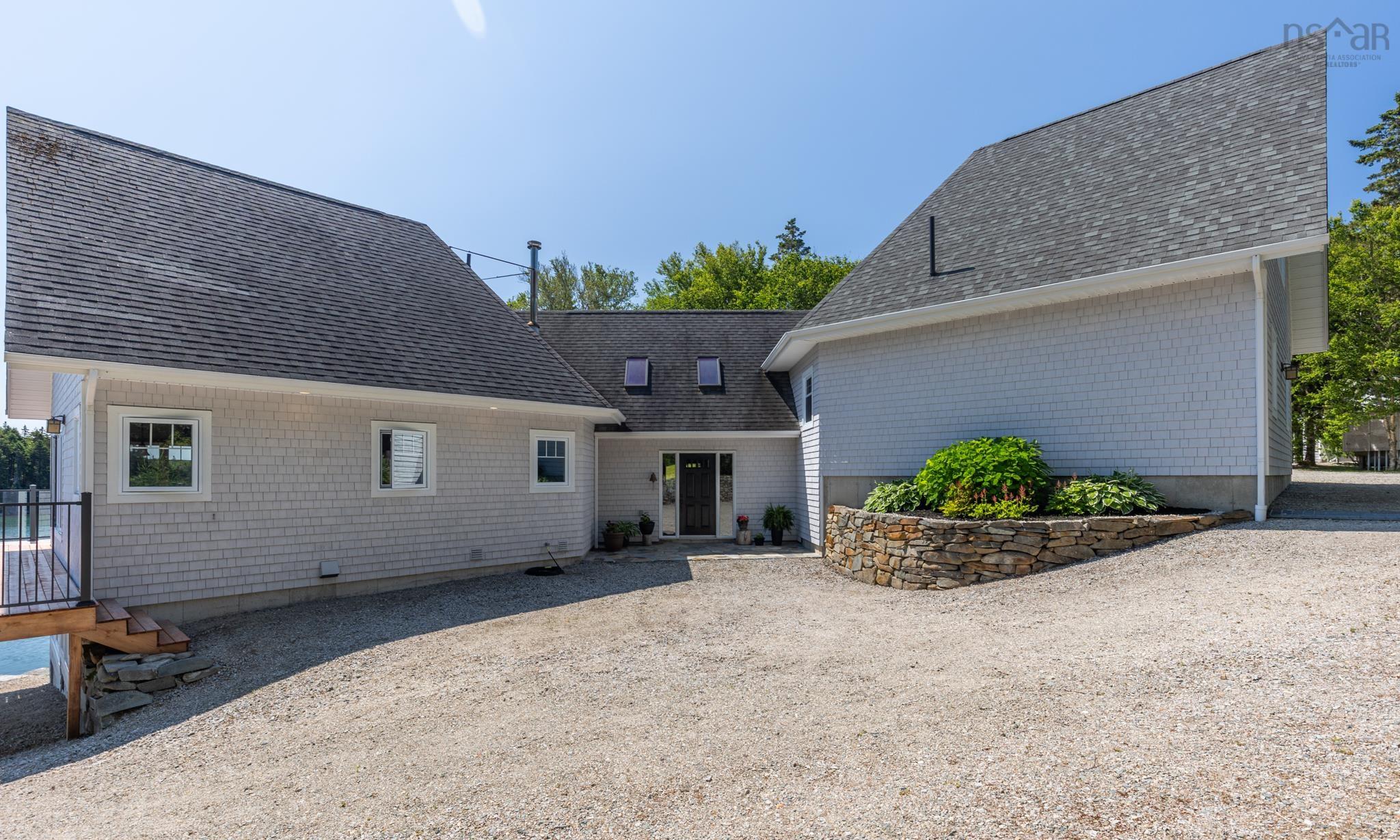 $1,290,000.00: 1043 Chemin Tittle Road, Surettes Island