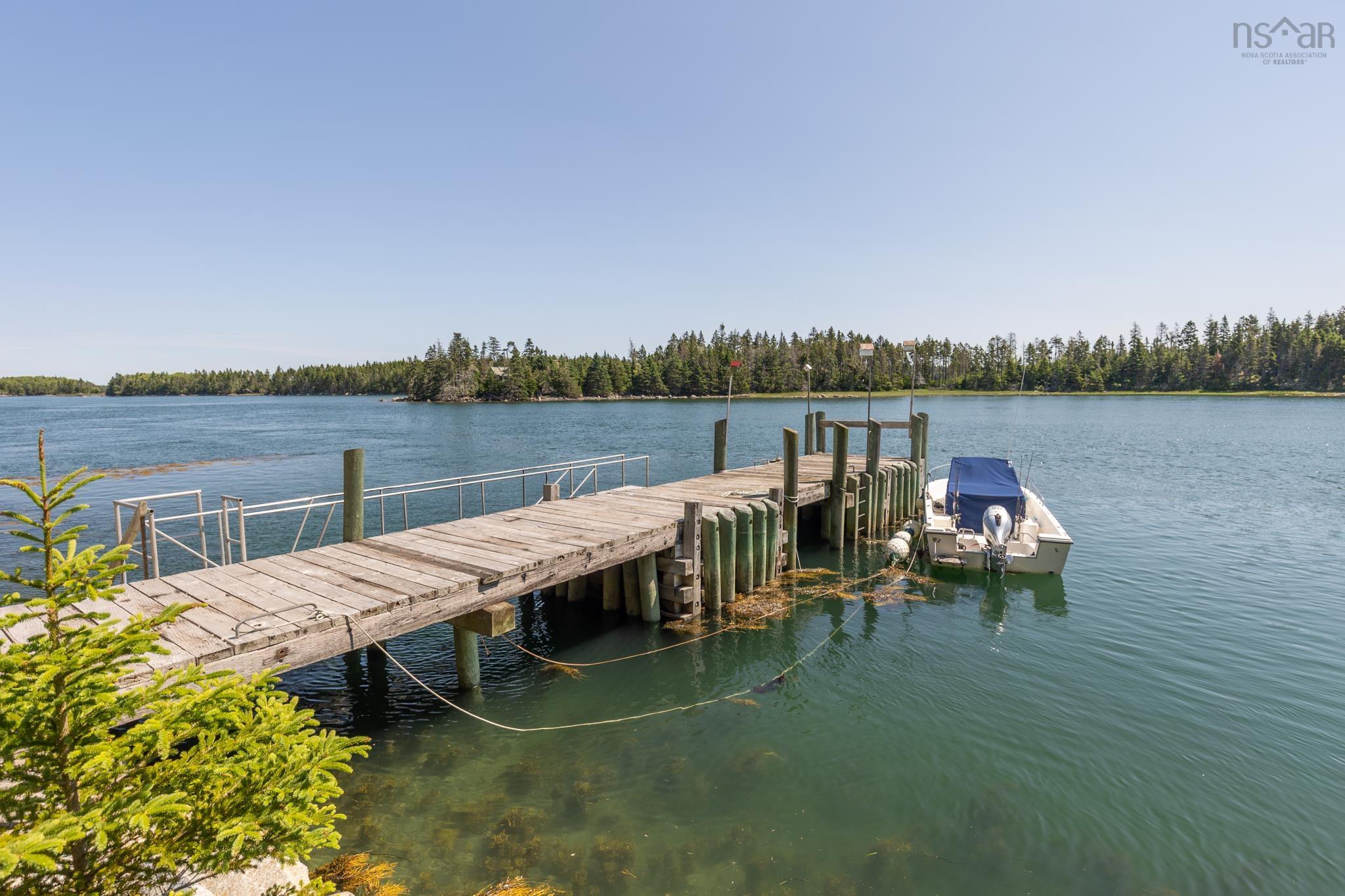 $1,290,000.00: 1043 Chemin Tittle Road, Surettes Island