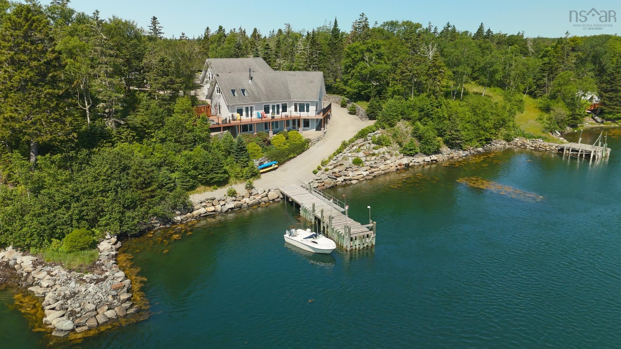 $1,290,000.00: 1043 Chemin Tittle Road, Surettes Island