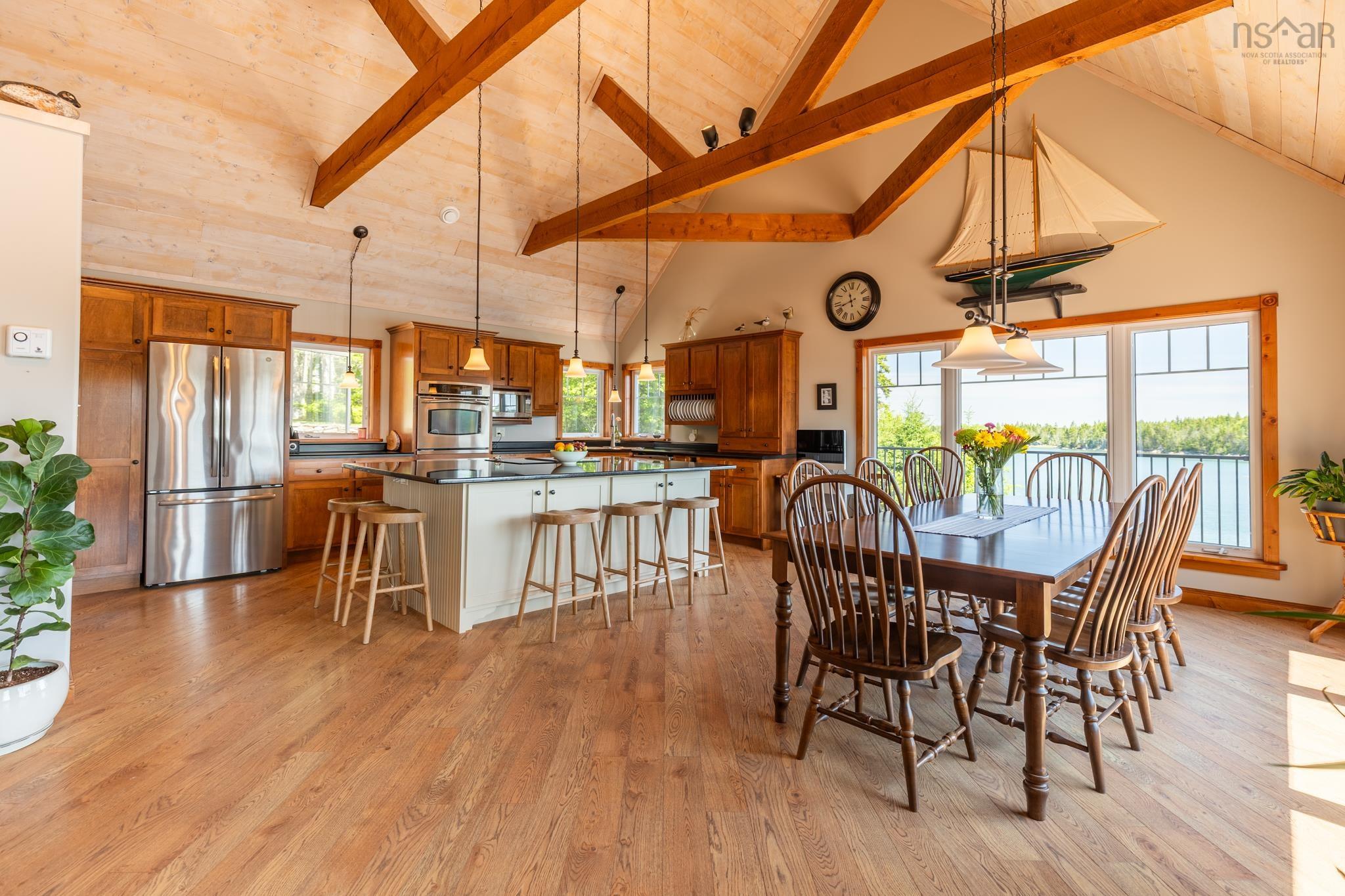 $1,290,000.00: 1043 Chemin Tittle Road, Surettes Island