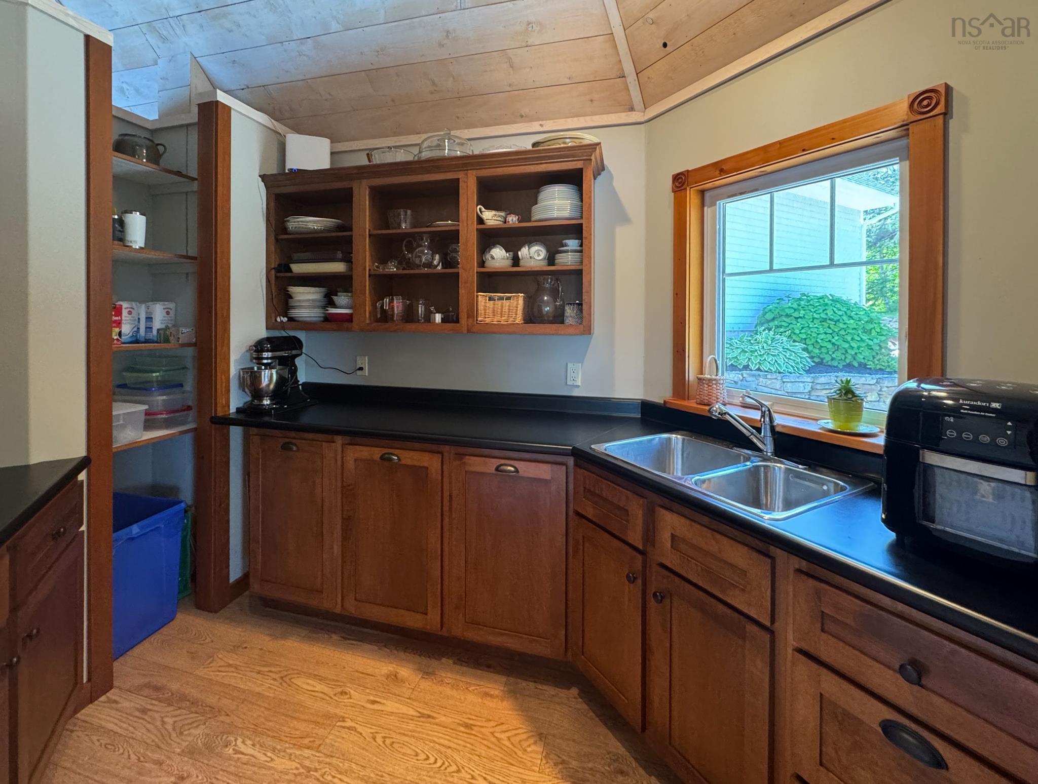 $1,290,000.00: 1043 Chemin Tittle Road, Surettes Island