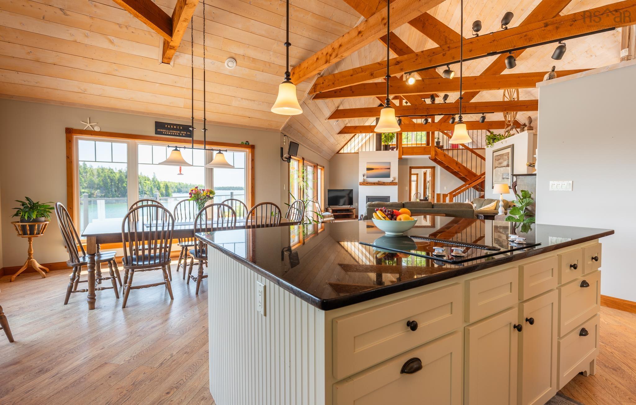$1,290,000.00: 1043 Chemin Tittle Road, Surettes Island