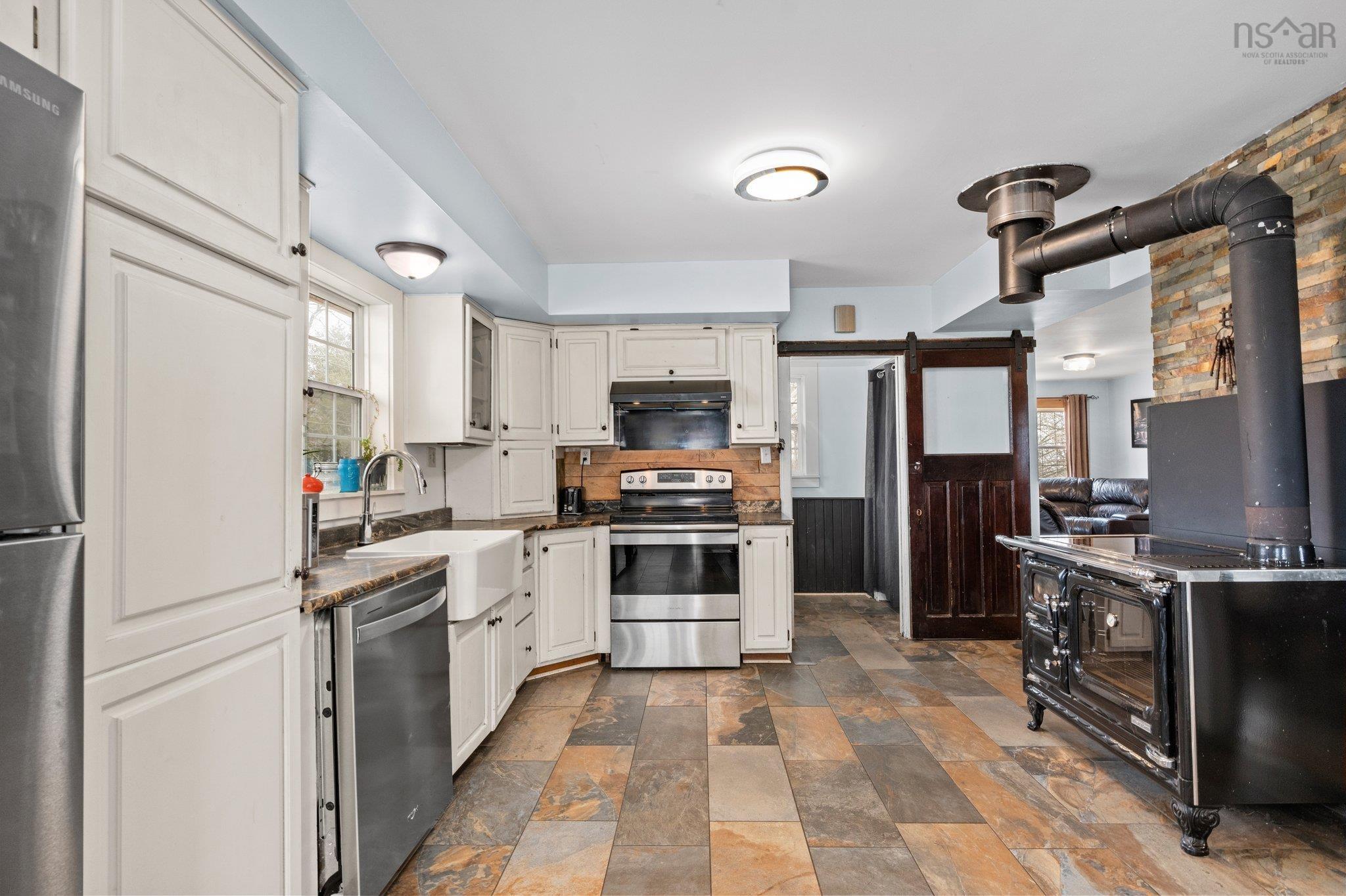 $699,900.00: 347 Nelson Hill Road, Milford
