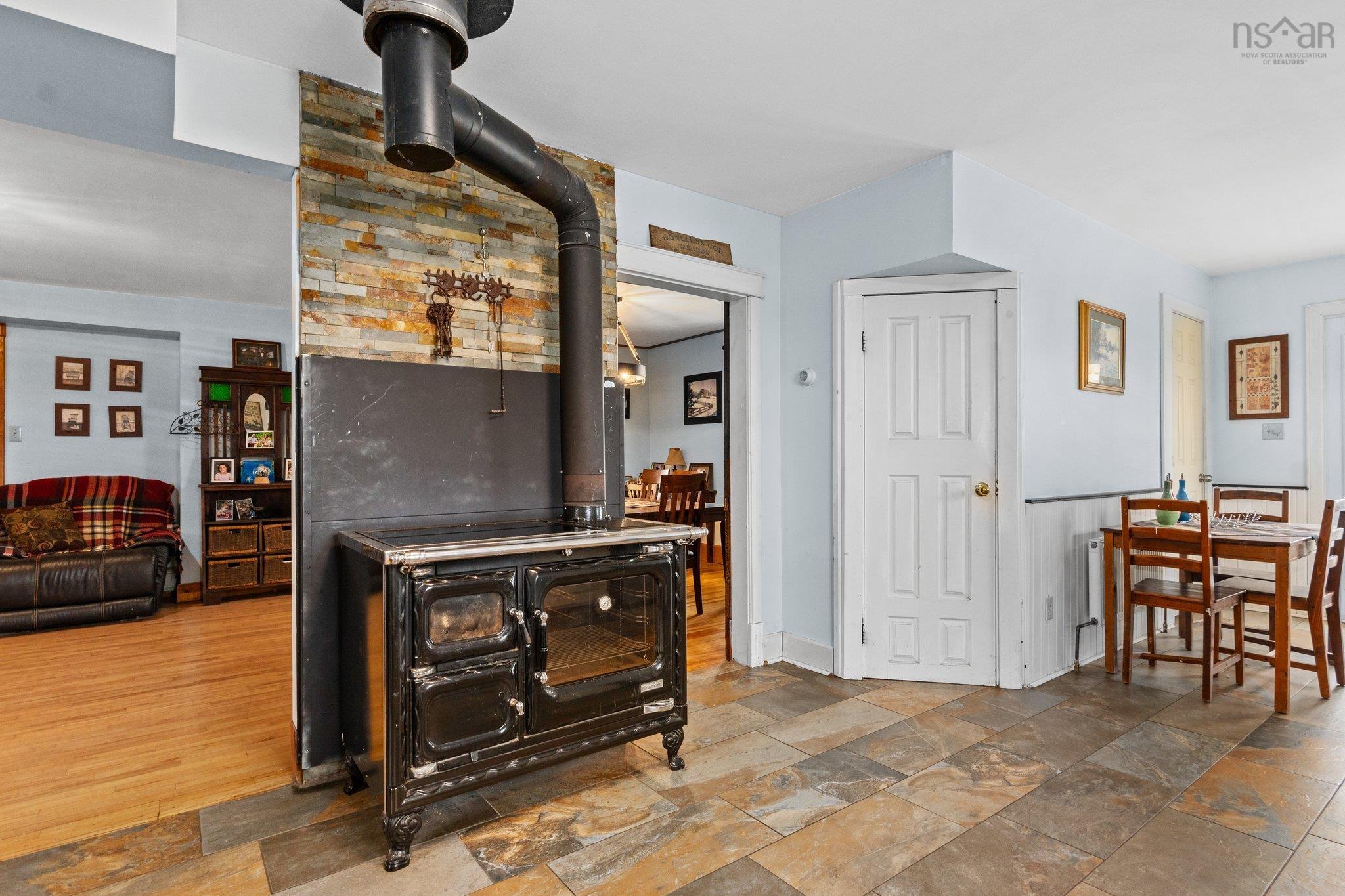 $699,900.00: 347 Nelson Hill Road, Milford