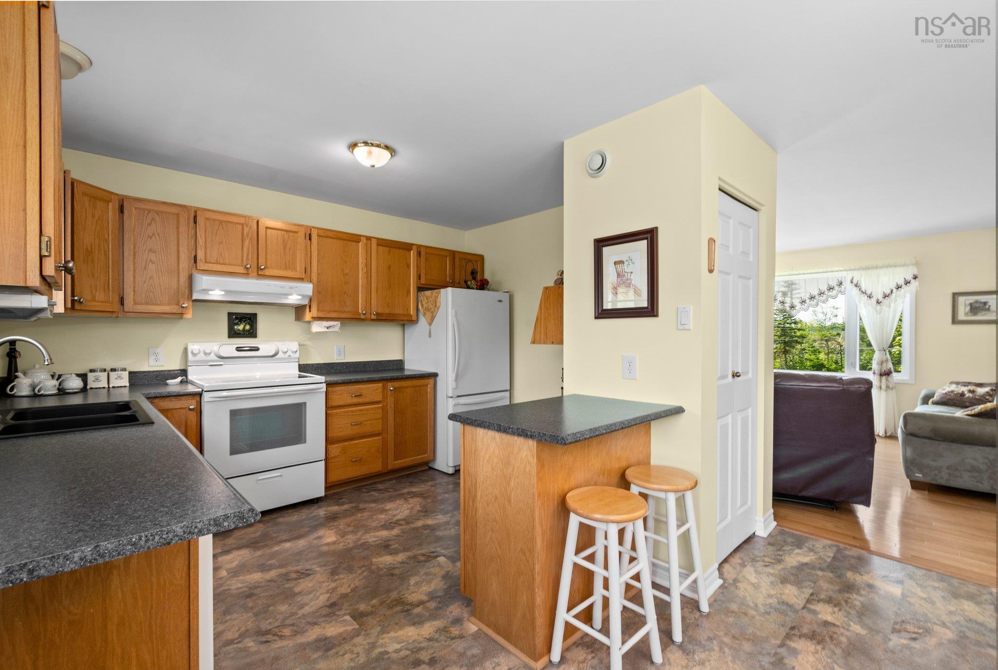 $475,000.00: 501 Ostrea Lake Road, Ostrea Lake