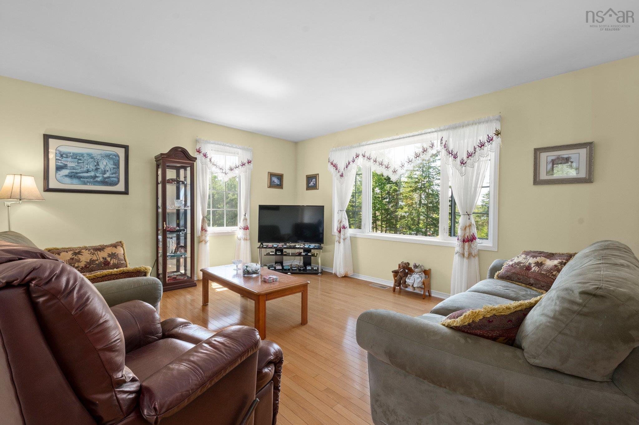 $475,000.00: 501 Ostrea Lake Road, Ostrea Lake