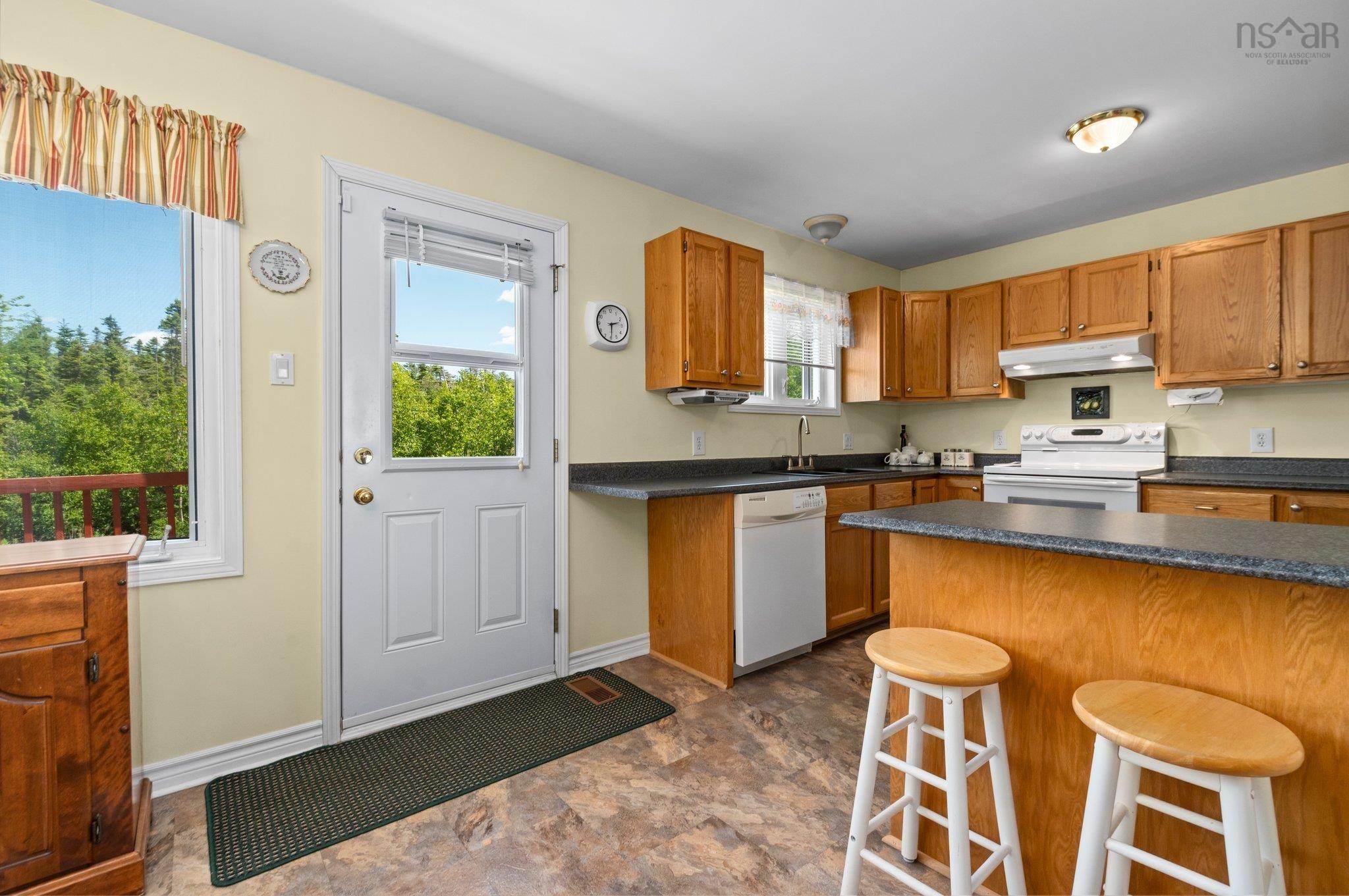 $475,000.00: 501 Ostrea Lake Road, Ostrea Lake