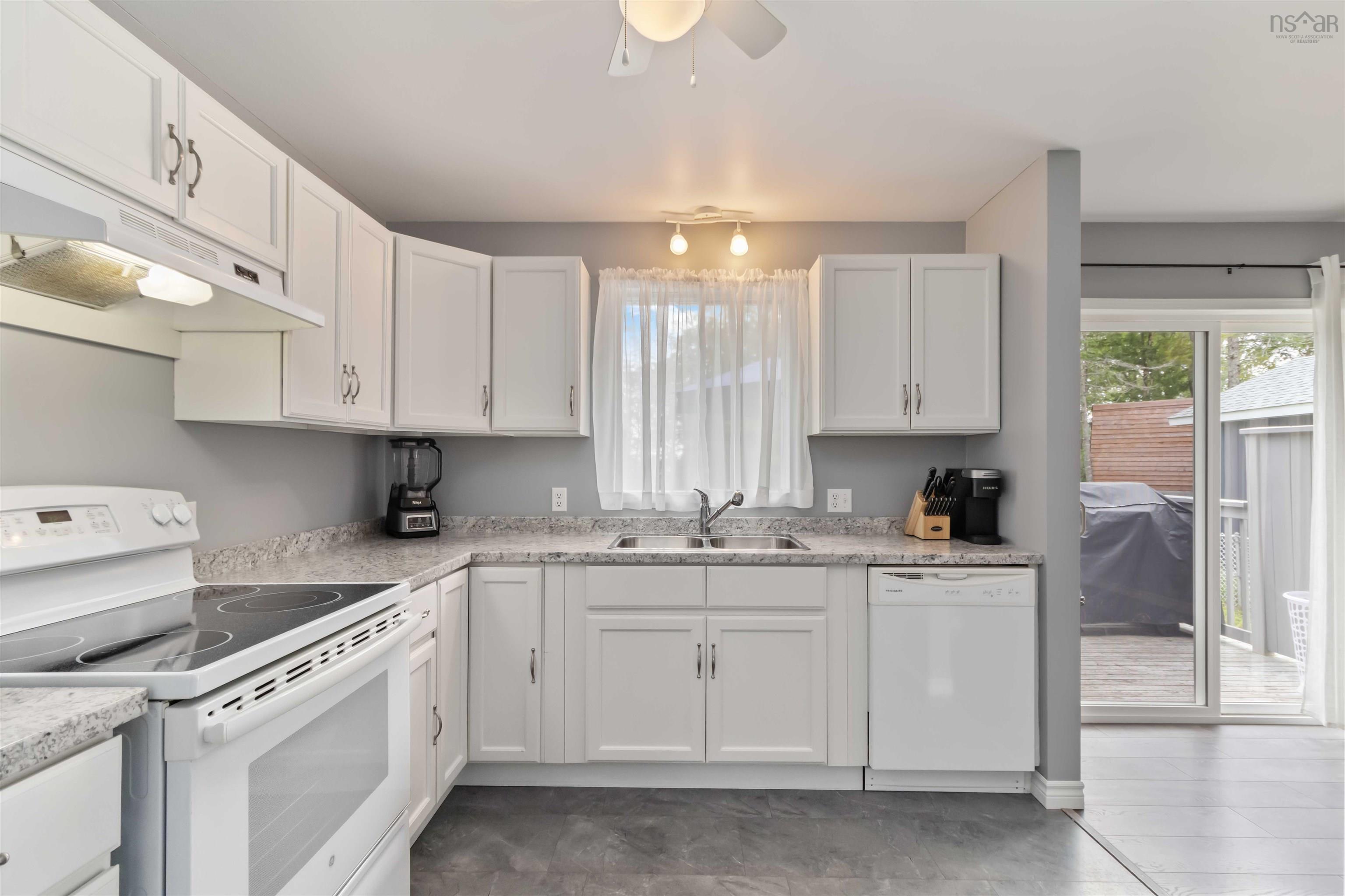 $479,900.00: 216 Cavalier Drive, Lower Sackville
